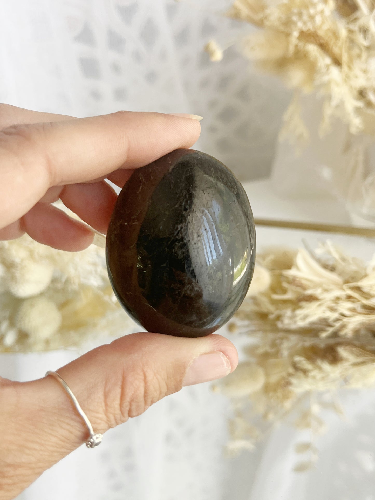 BLACK TOURMALINE PALMSTONE || 22034