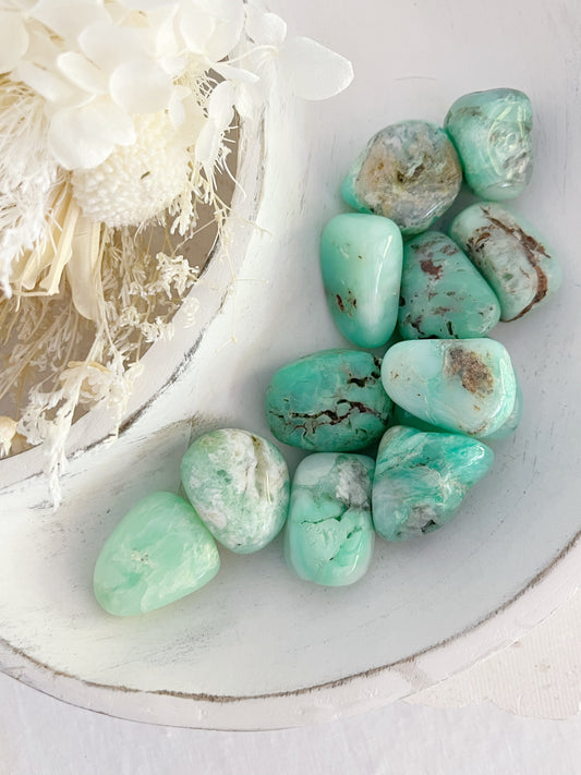 Chrysoprase tumble stone, Australia