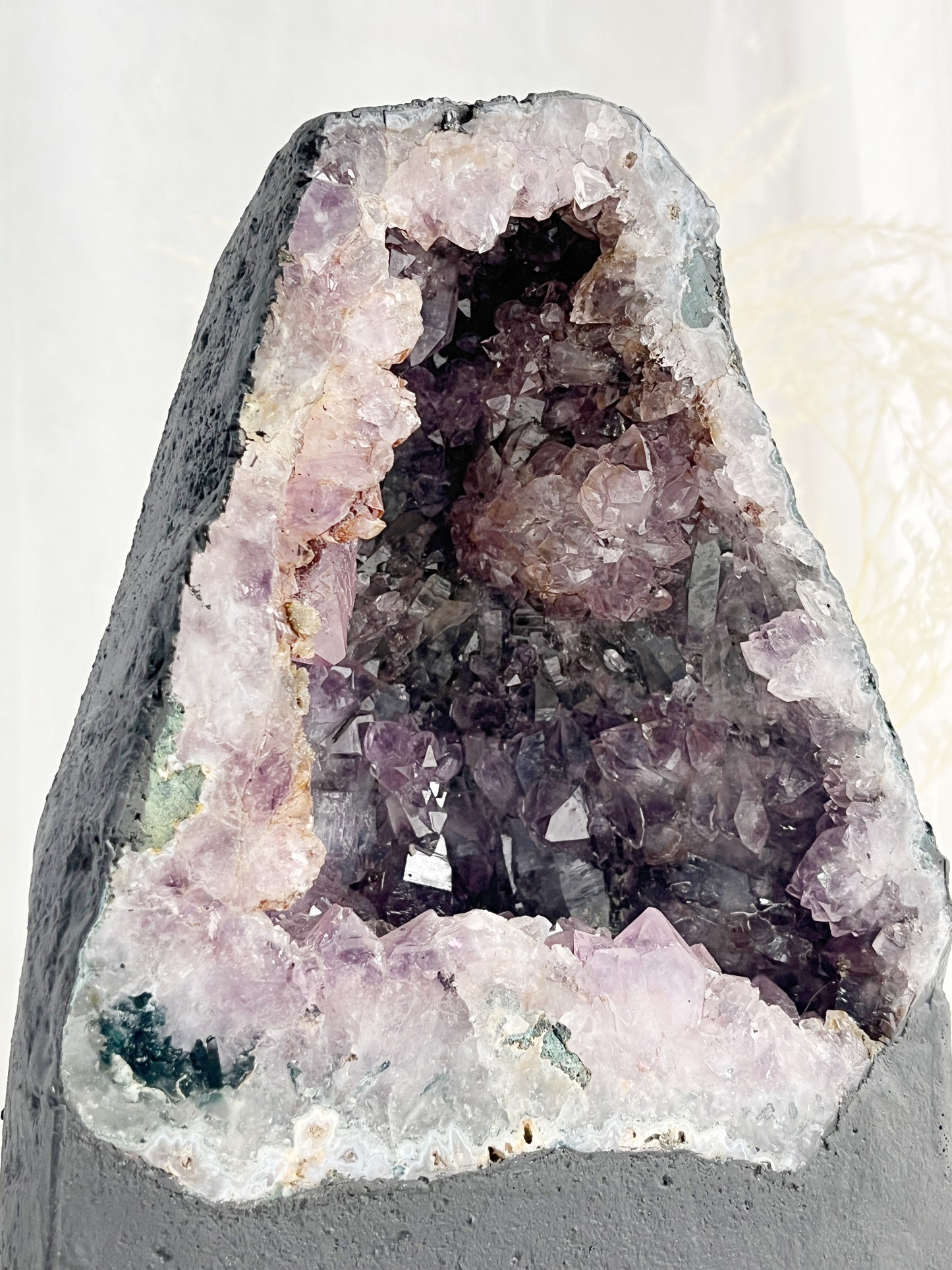 AMETHYST CAVE || 31708