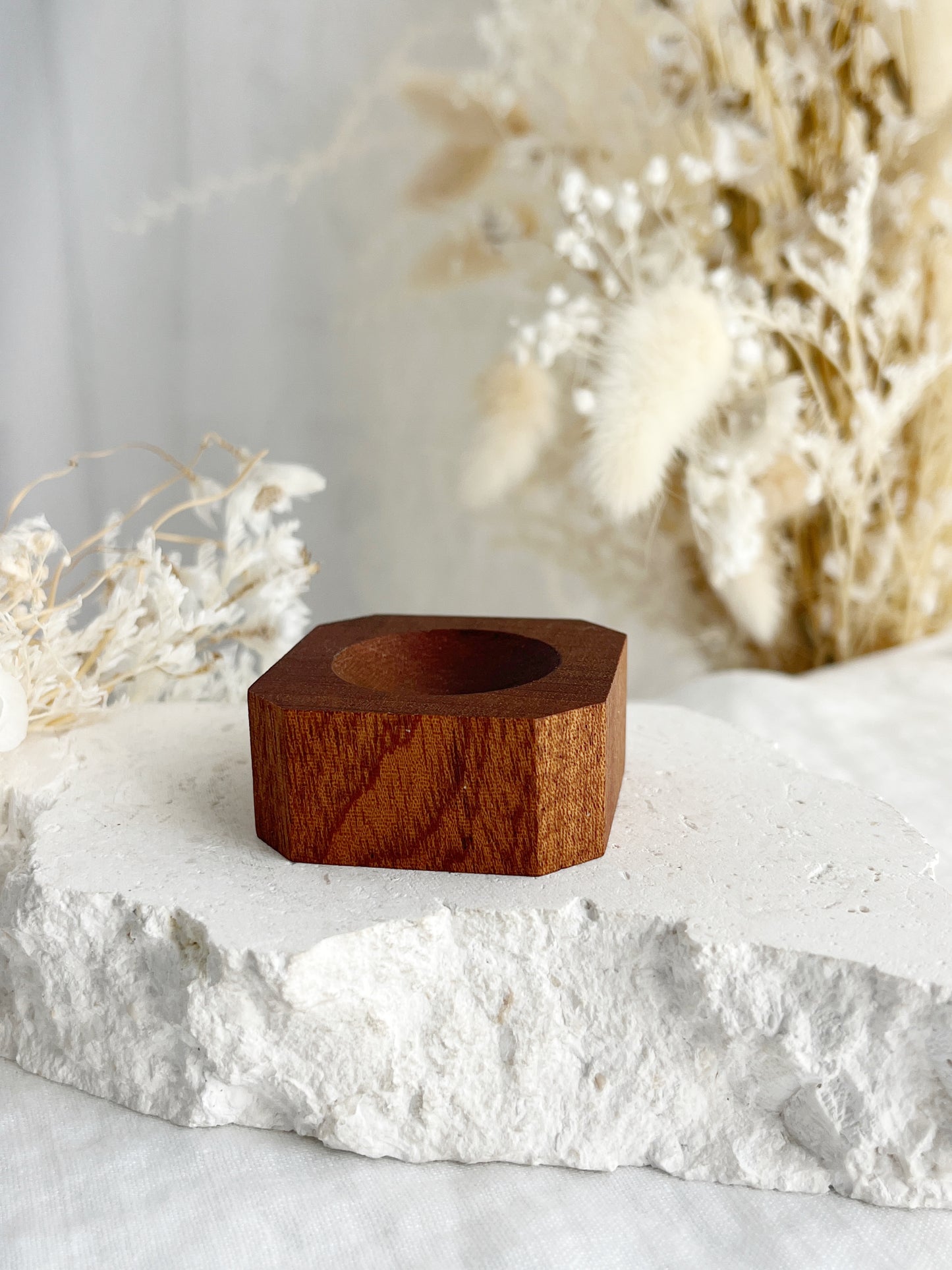 WOODEN PILLAR SPHERE STAND || DARK