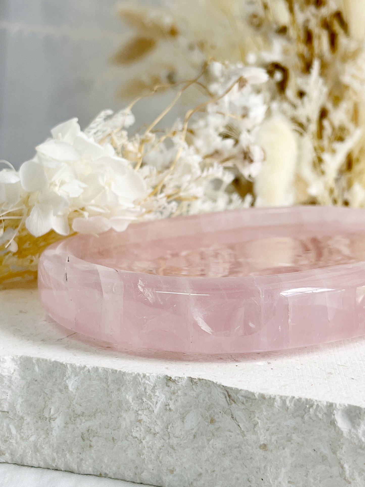 ROSE QUARTZ CRYSTAL BOWL TRAY TRINKET DISH AUSTRALIA SELF LOVE LOVE COMPASSION STONED AND SAGED