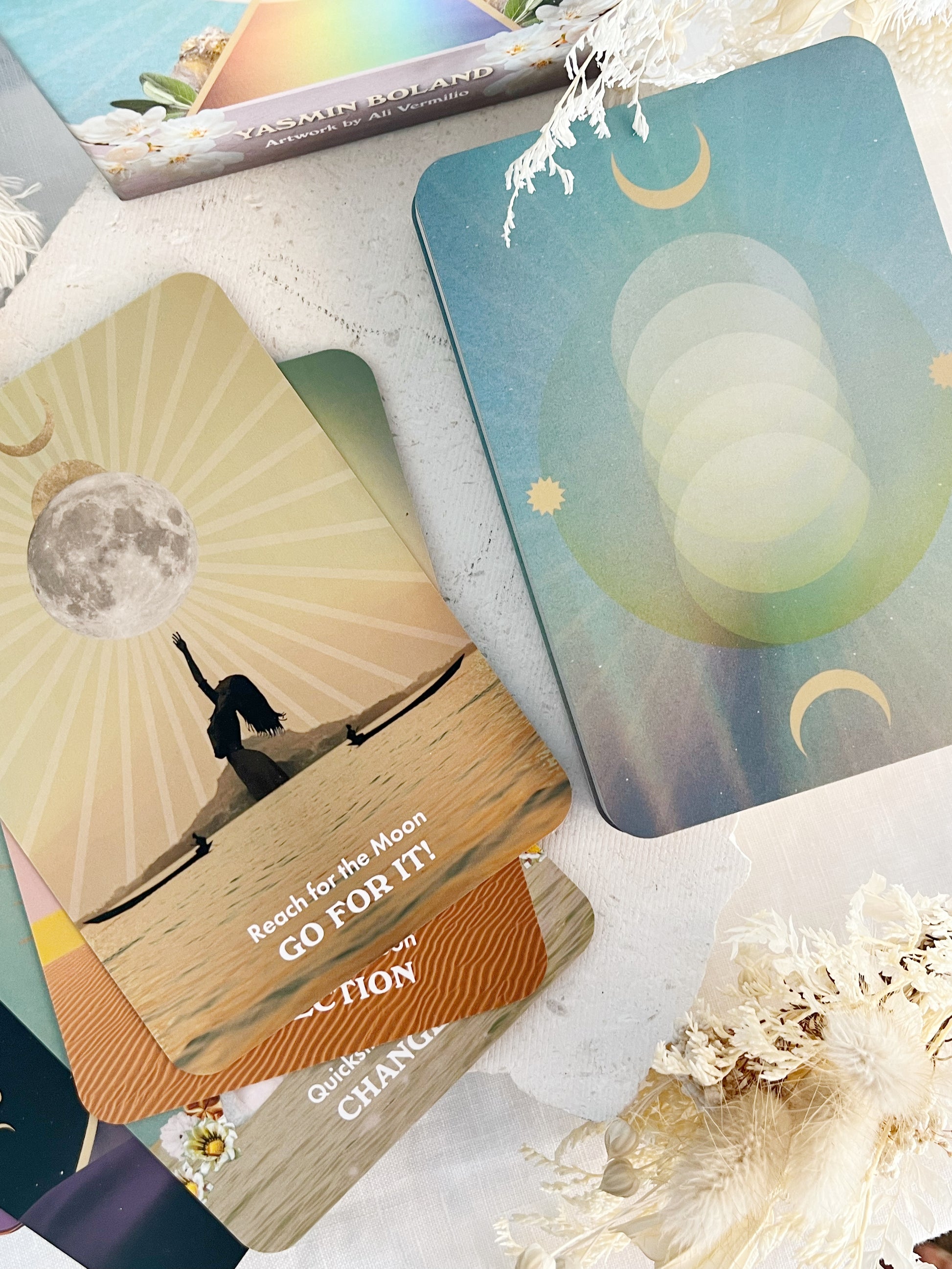 MOONOLOGY MESSAGES ORACLE, YASMIN BOLAND, AUSTRALIA