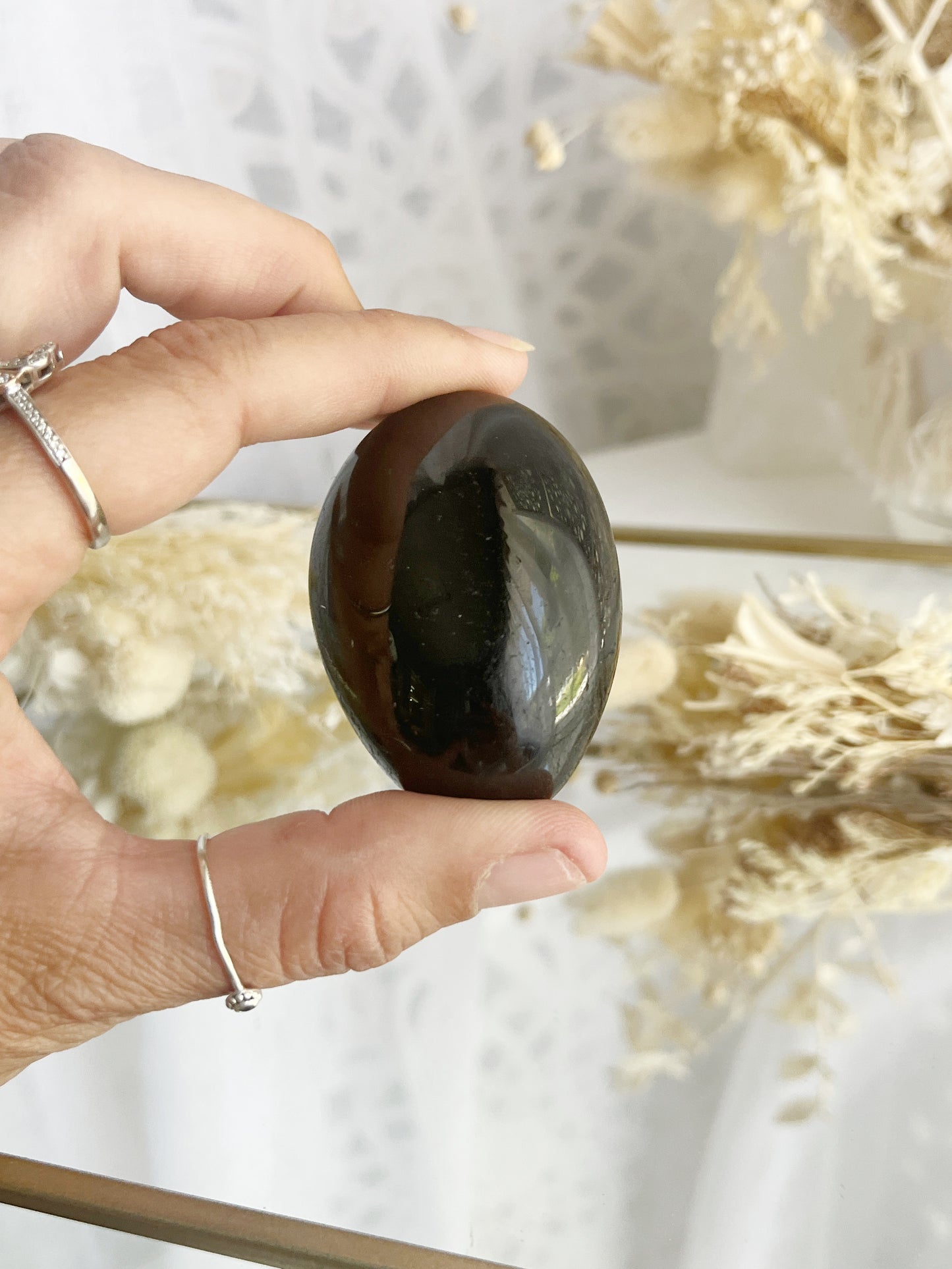 BLACK TOURMALINE PALMSTONE || 22030