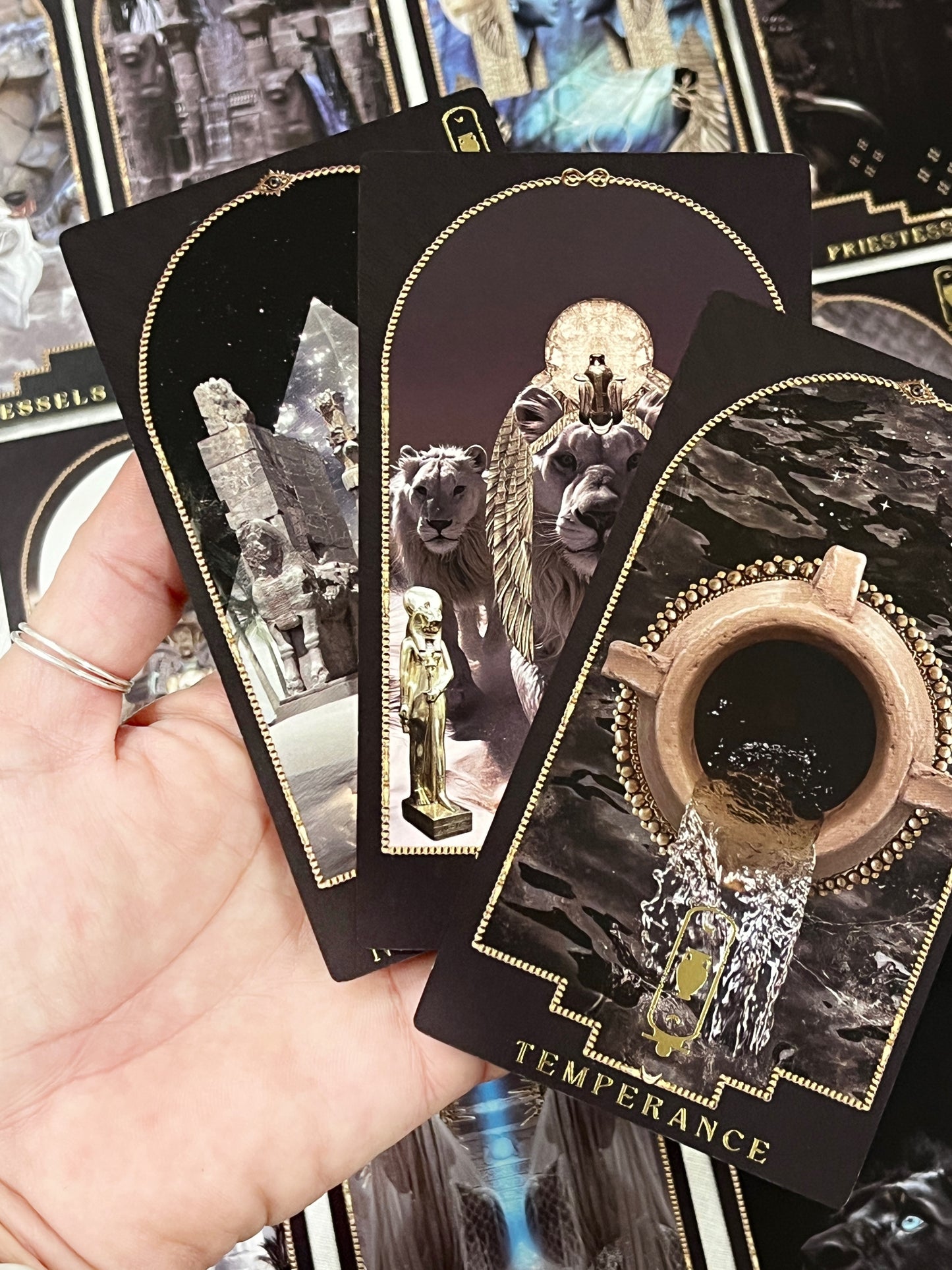EMERALD PAPYRUS TAROT DECK || YANA SAINT LEVIE