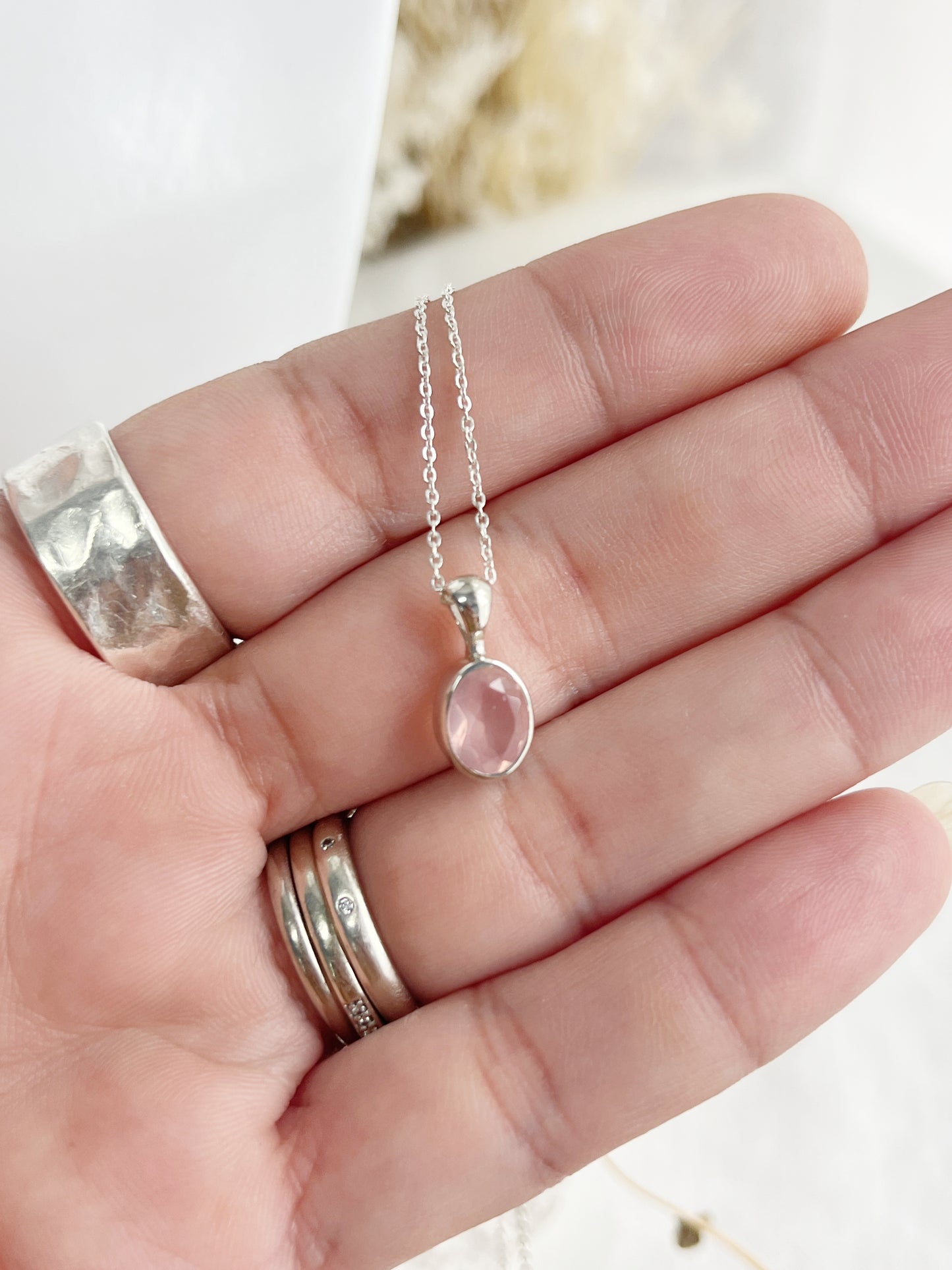 ROSE QUARTZ NECKLACE || 31698