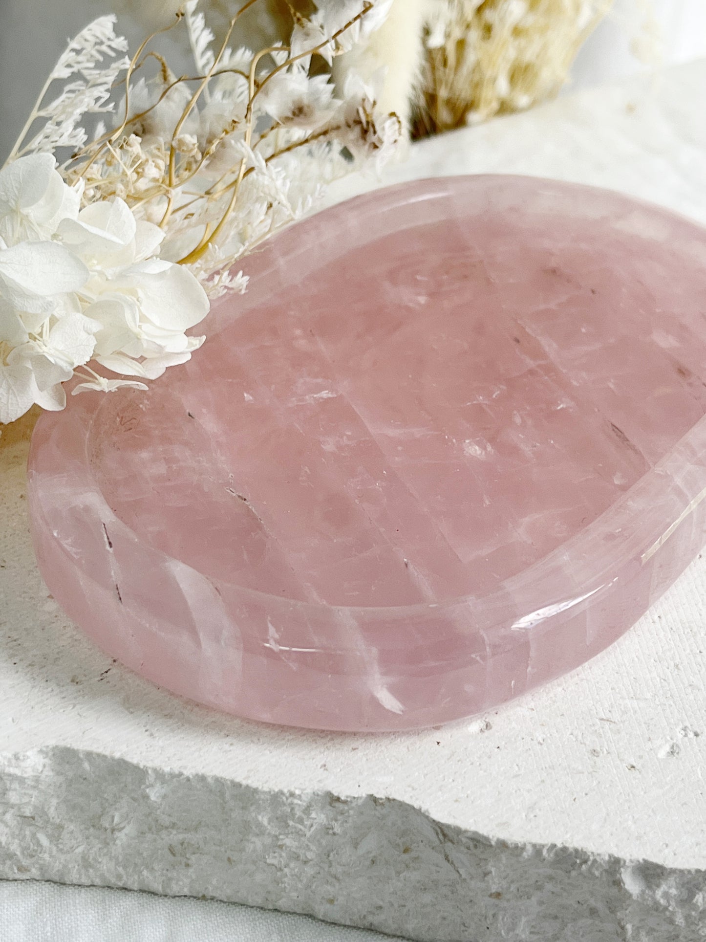 ROSE QUARTZ CRYSTAL BOWL TRAY TRINKET DISH AUSTRALIA SELF LOVE LOVE COMPASSION STONED AND SAGED