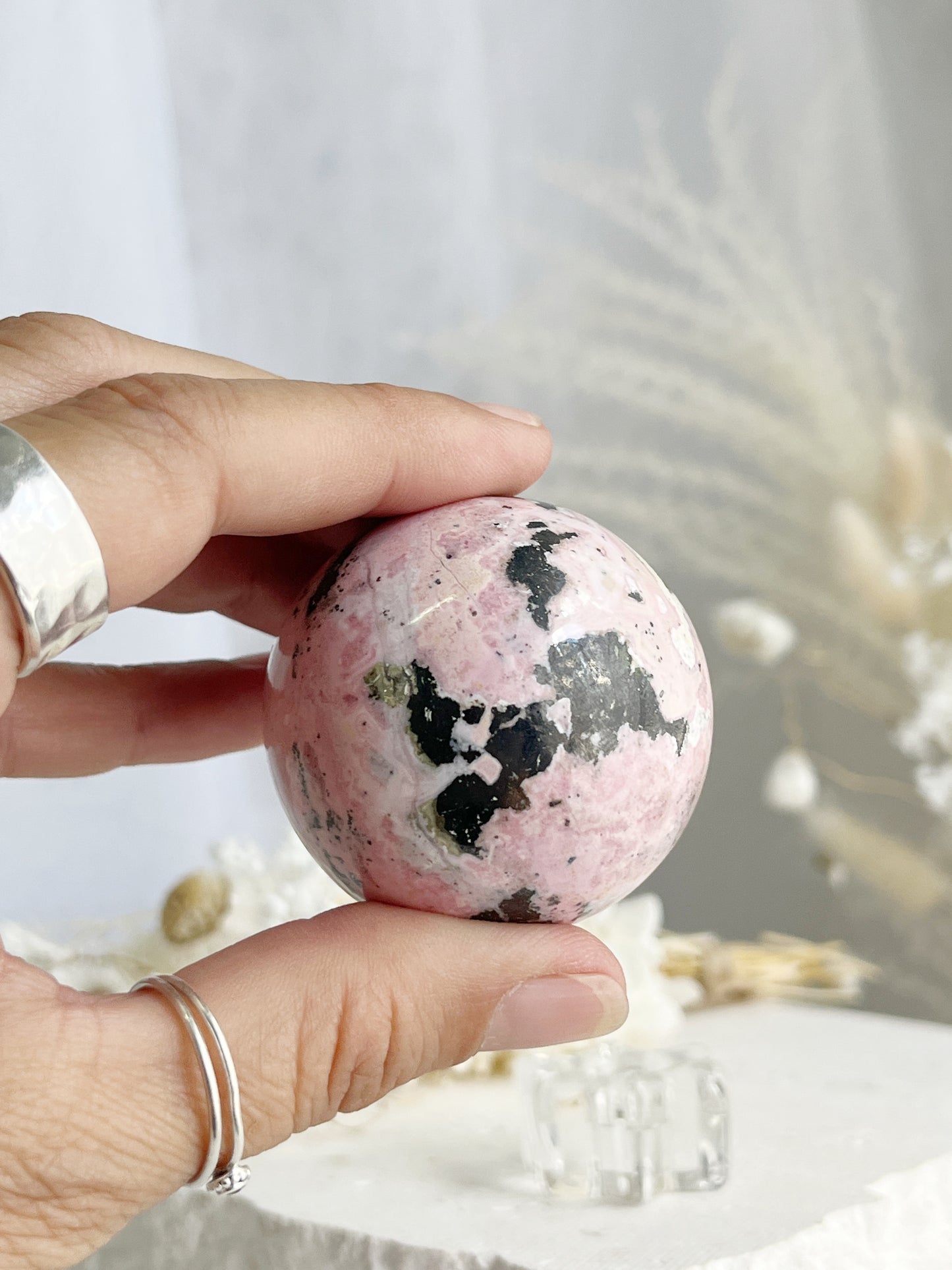 PERUVIAN RHODONITE SPHERE || 31301