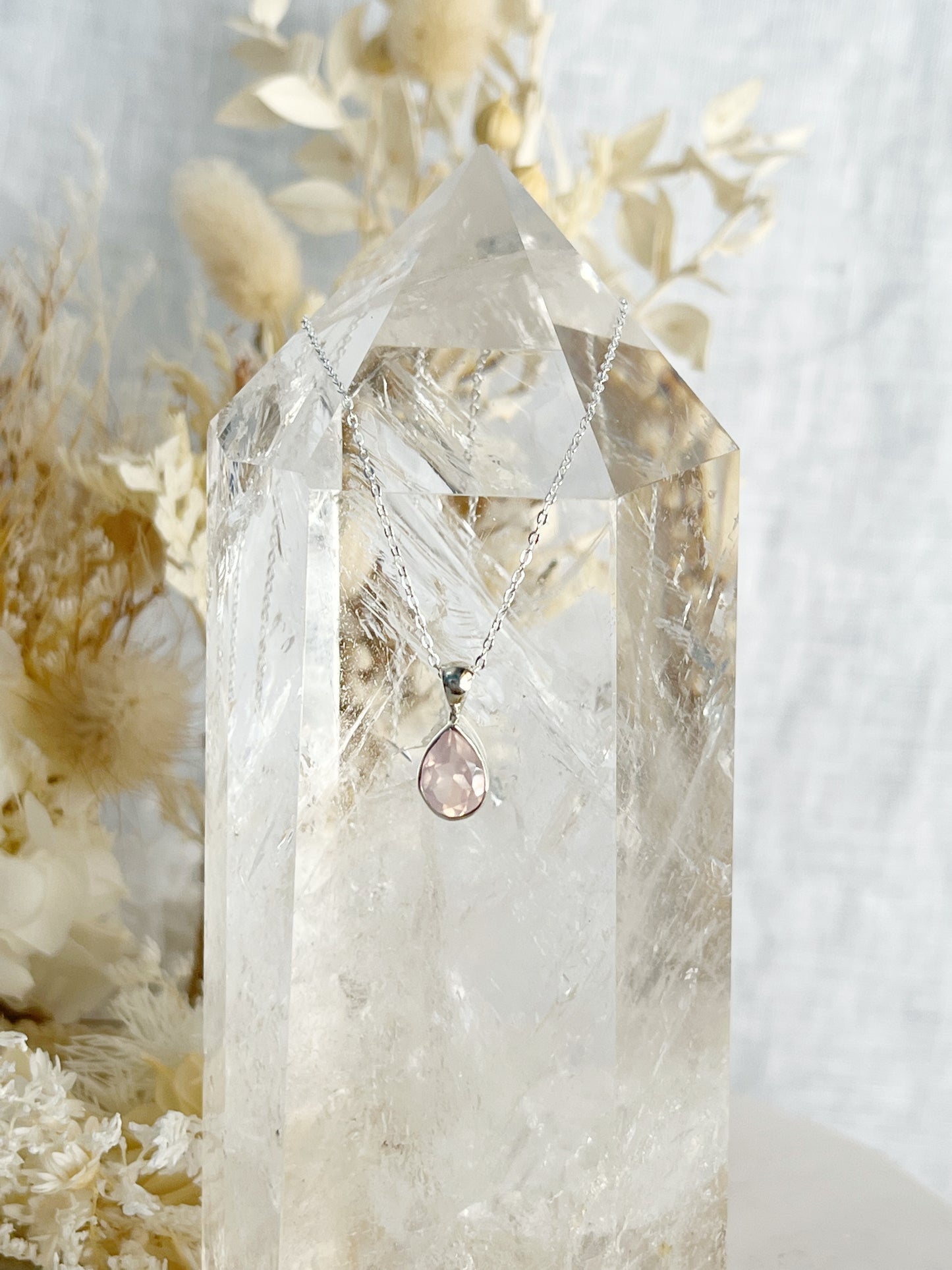ROSE QUARTZ NECKLACE | TEAR DROP