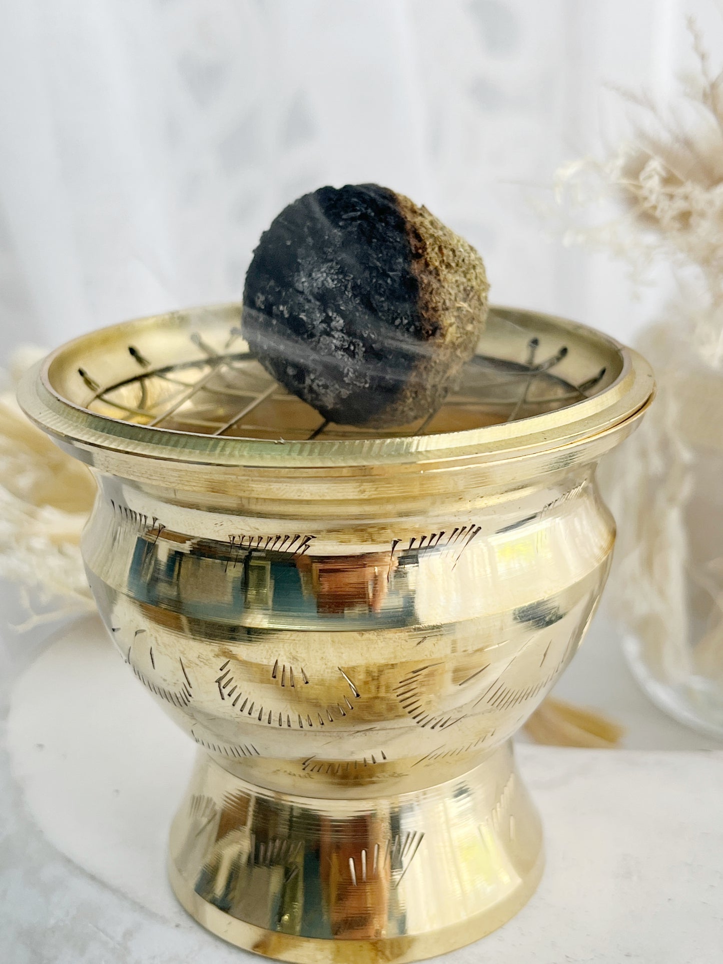 ETCHED BRASS BURNER || GOLD