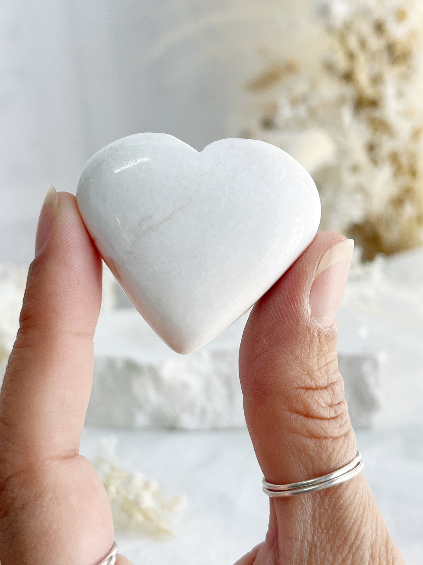 SCOLECITE HEART CARVING AUSTRALIA