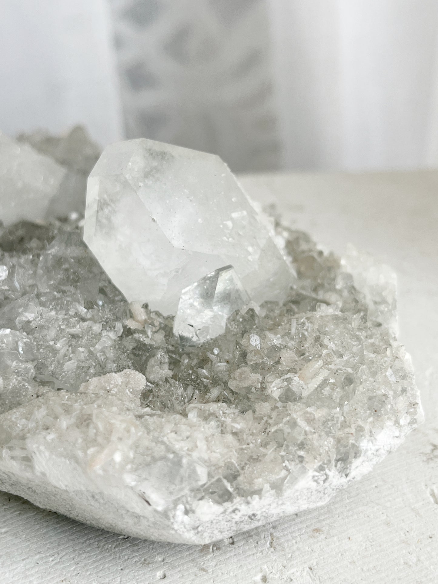 APOPHYLLITE, STILBITE + CHALCEDONY CLUSTER || 20821