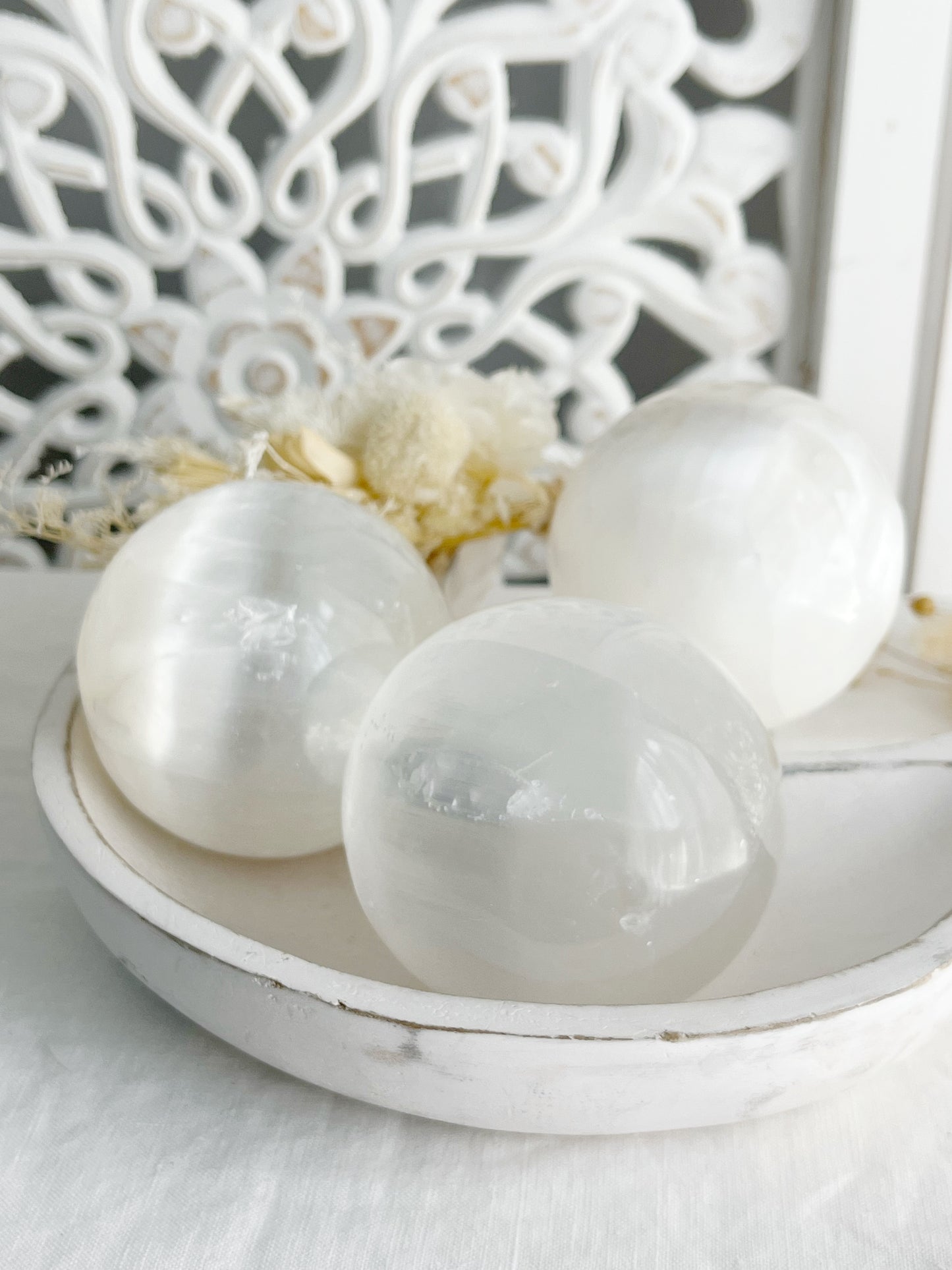 SELENITE SPHERE || SMALL