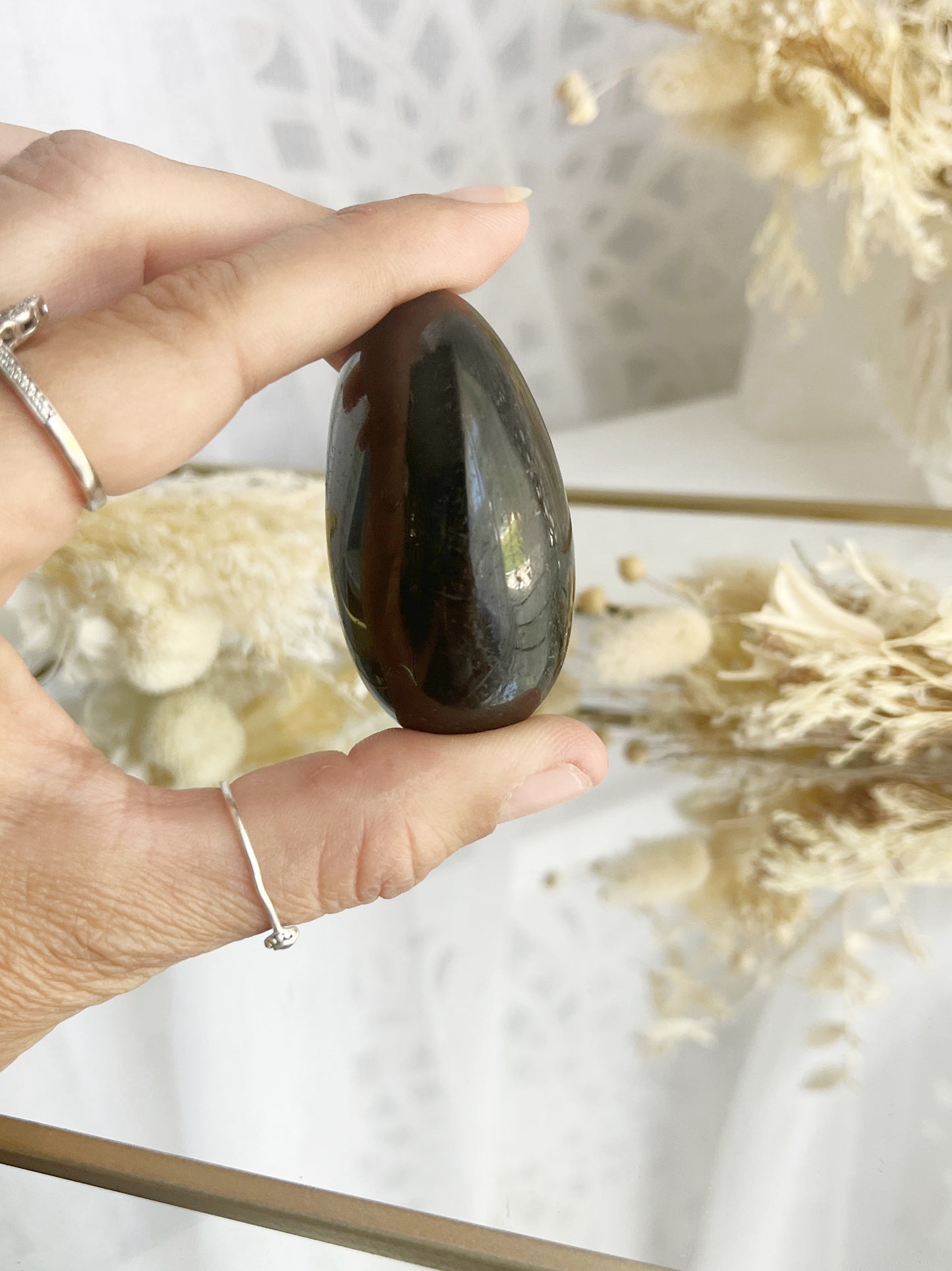 BLACK TOURMALINE PALMSTONE || 22030