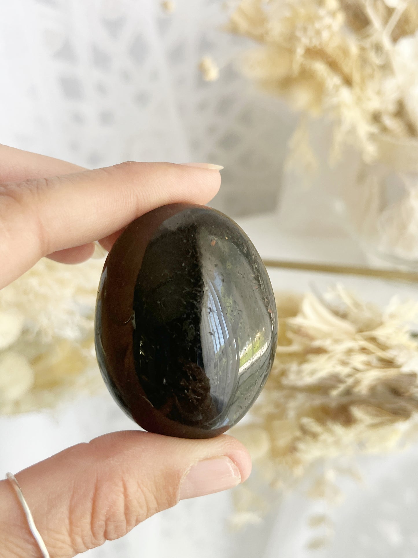 BLACK TOURMALINE PALMSTONE || 22034