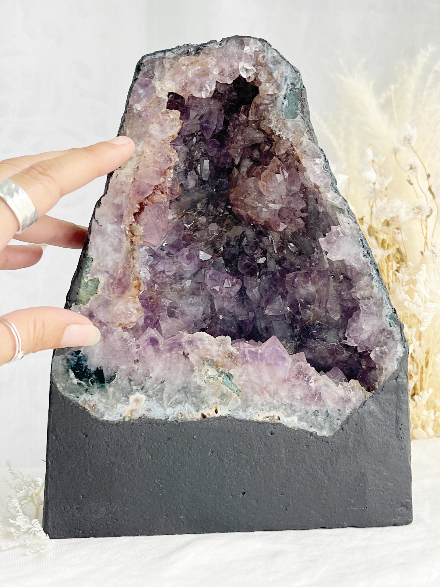 AMETHYST CAVE || 31708