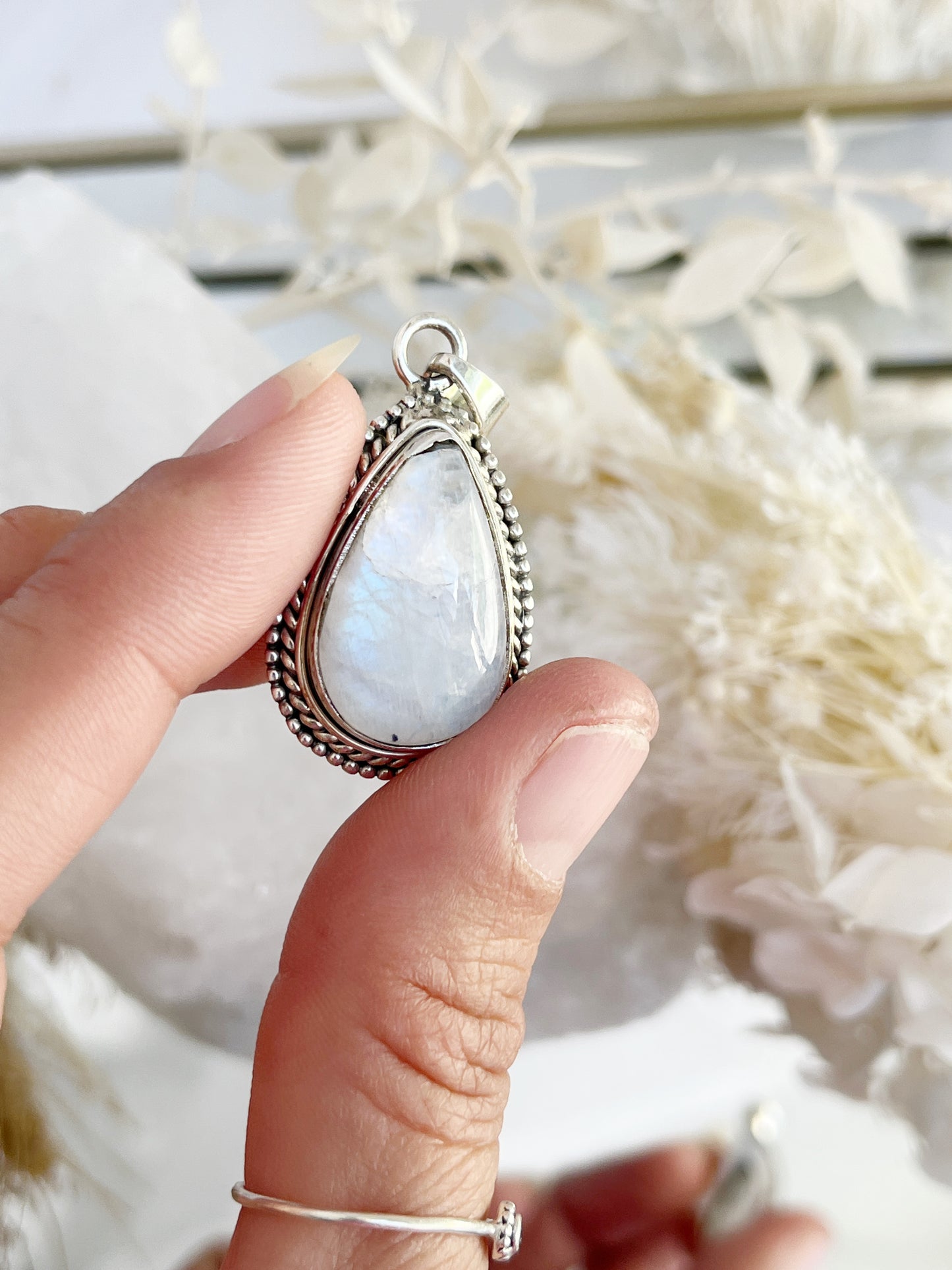 MOONSTONE PENDANT || 30073