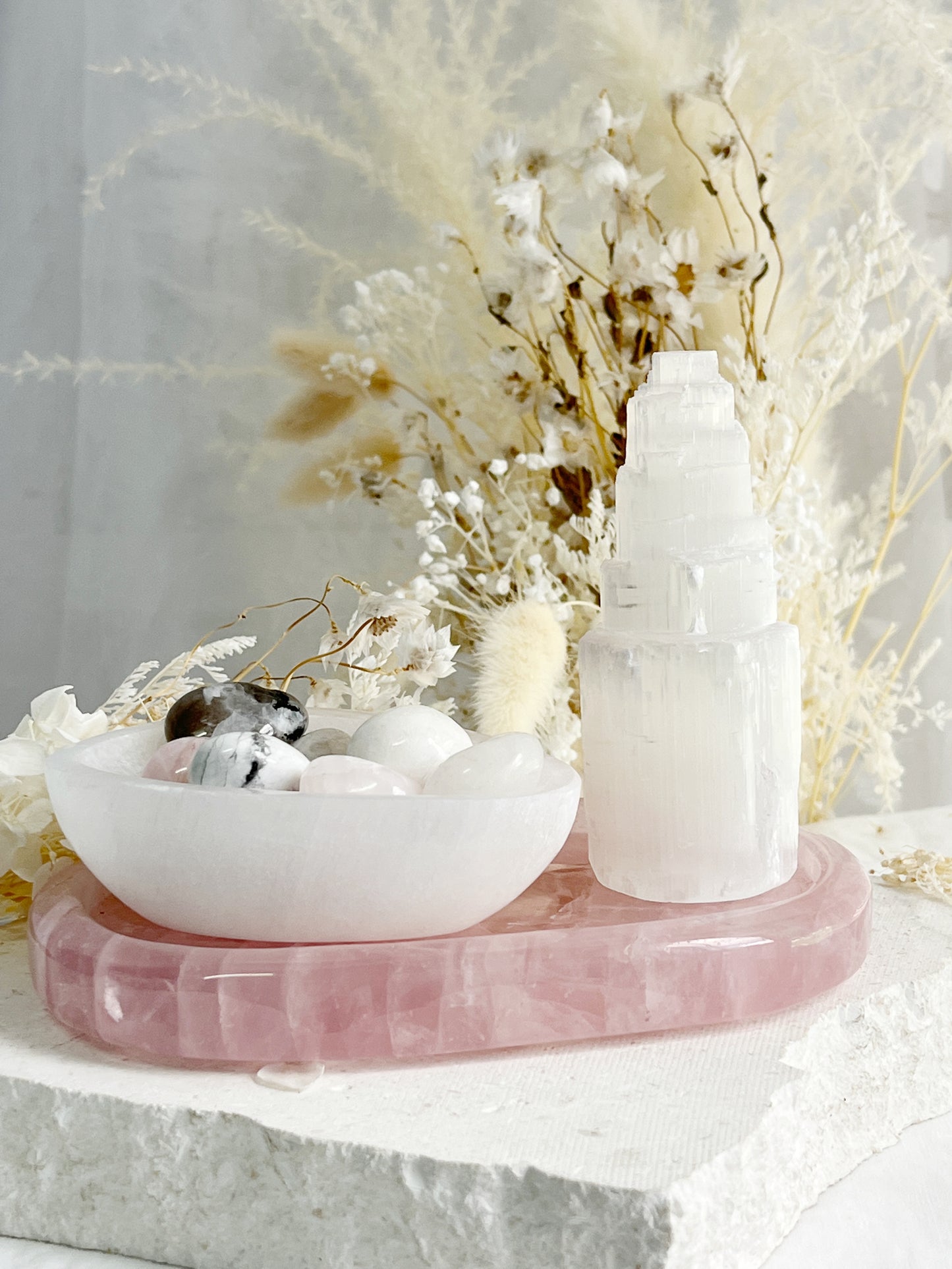 ROSE QUARTZ CRYSTAL BOWL TRAY TRINKET DISH AUSTRALIA SELF LOVE LOVE COMPASSION STONED AND SAGED