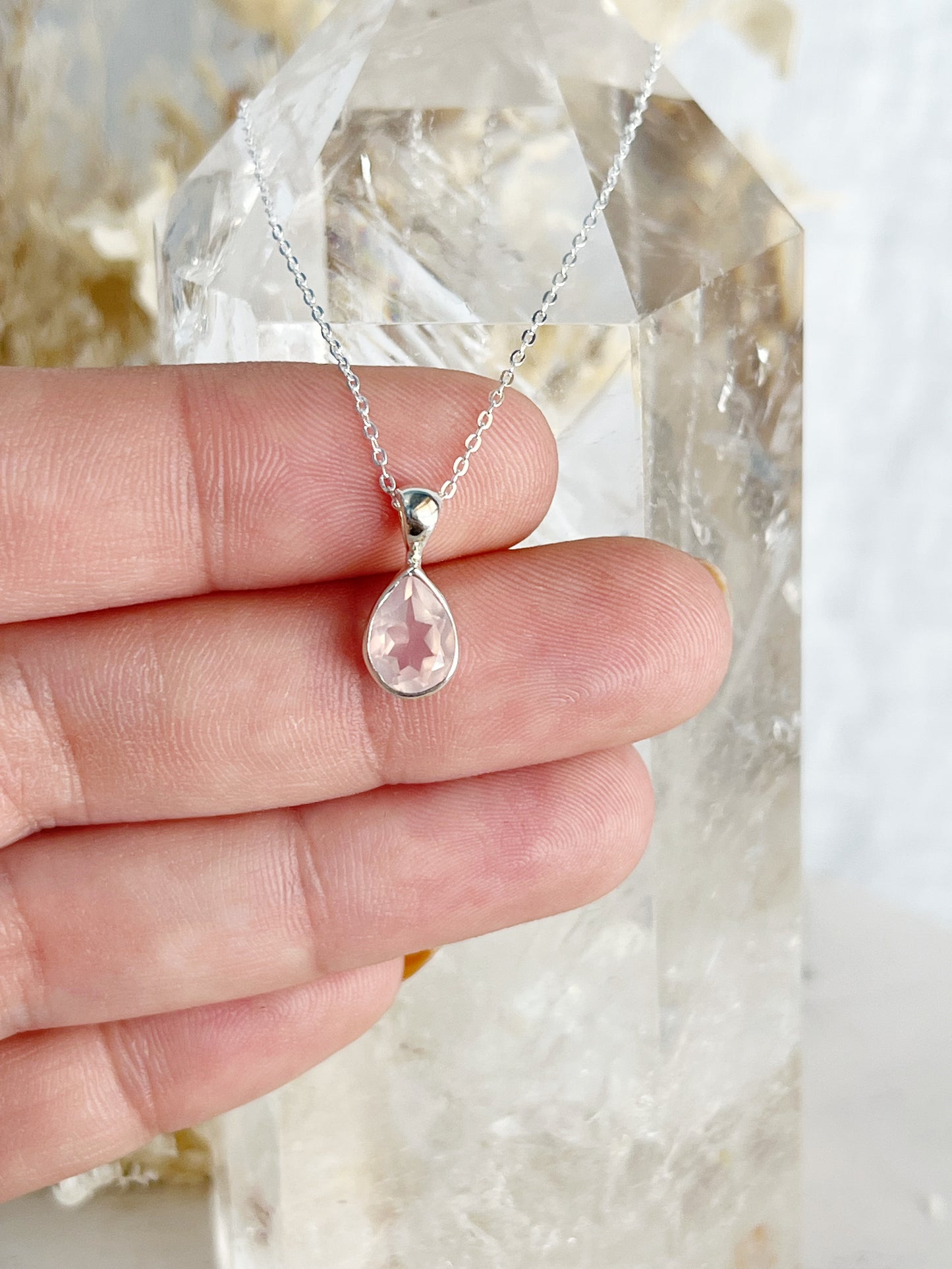 ROSE QUARTZ NECKLACE | TEAR DROP