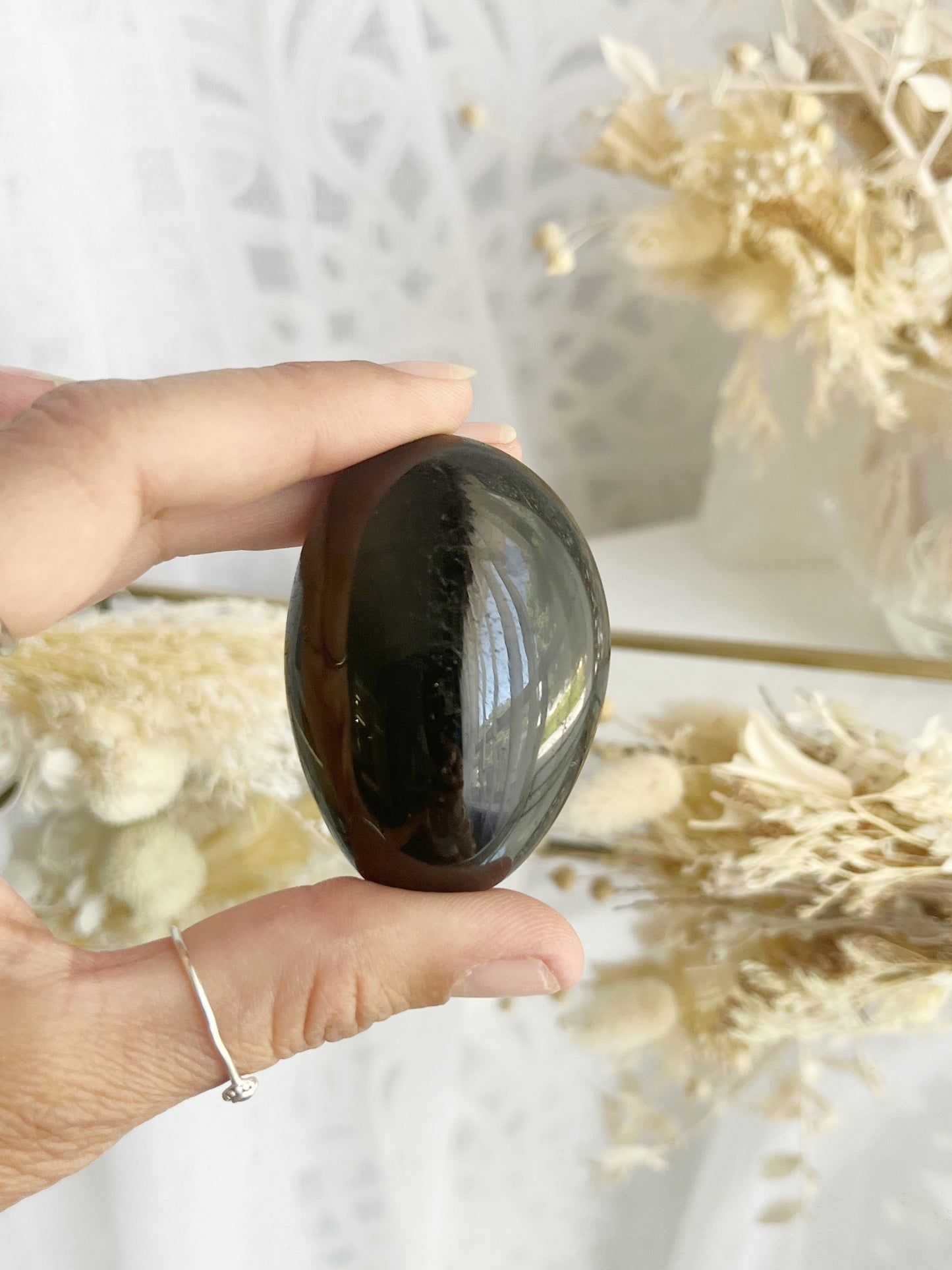 BLACK TOURMALINE PALMSTONE || 22030