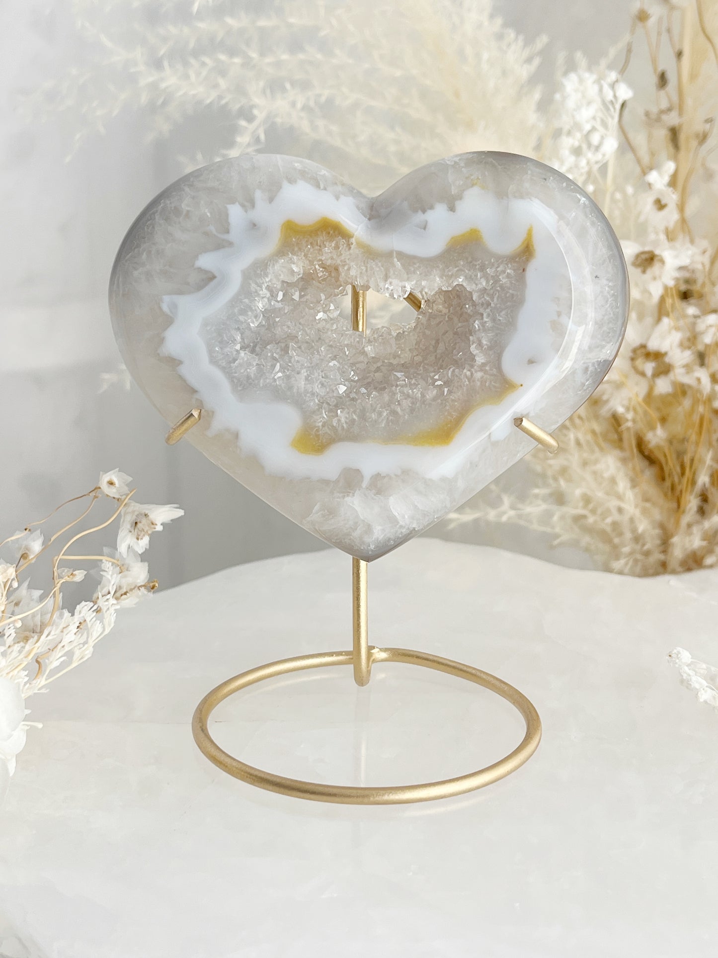 GREY AND WHITE DRUZE AGATE HEART CARVING ON STAND AUSTRALIA