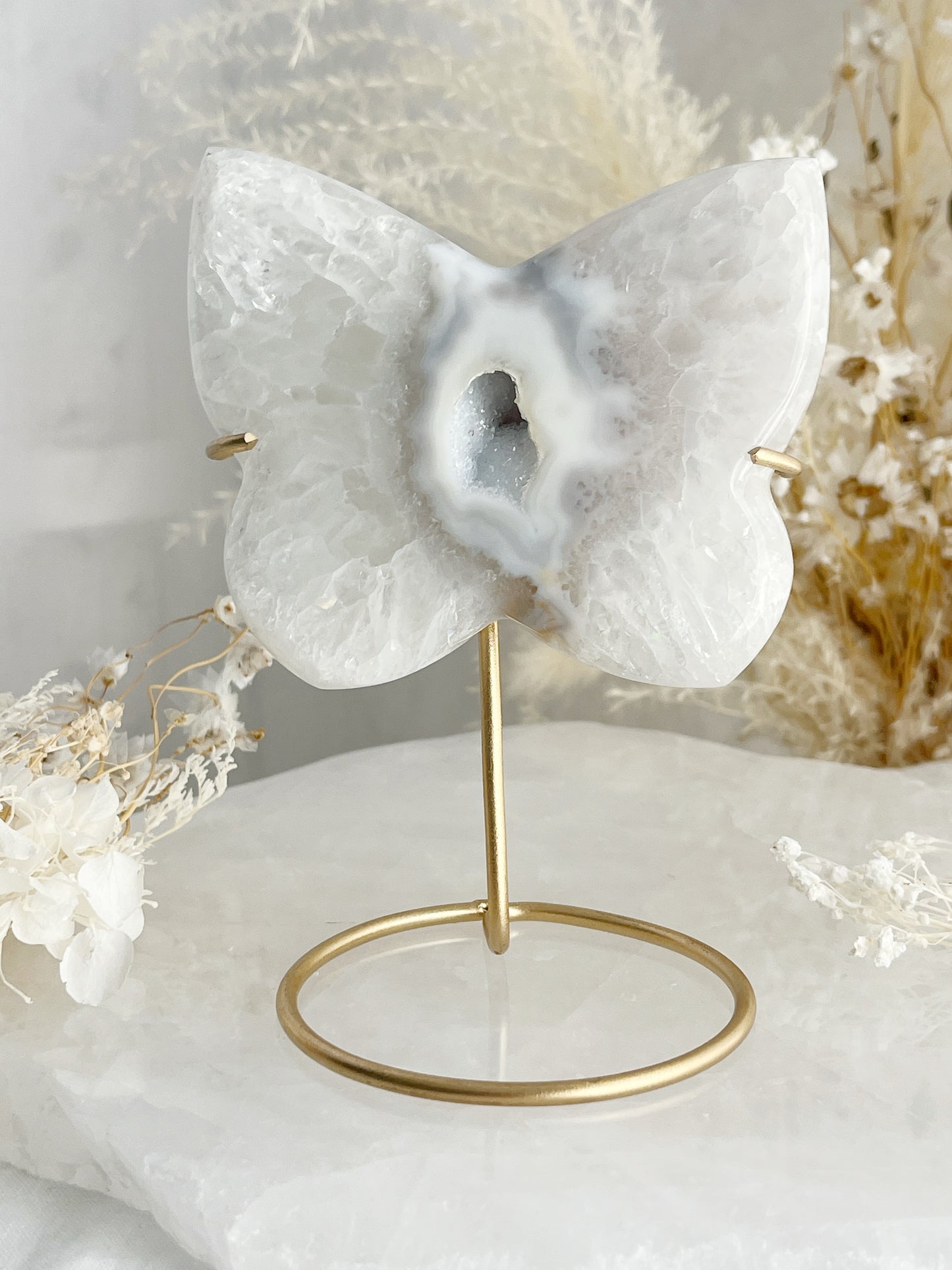 GREY AND WHITE DRUZE AGATE BUTTERFLY CARVING ON STAND AUSTRALIA