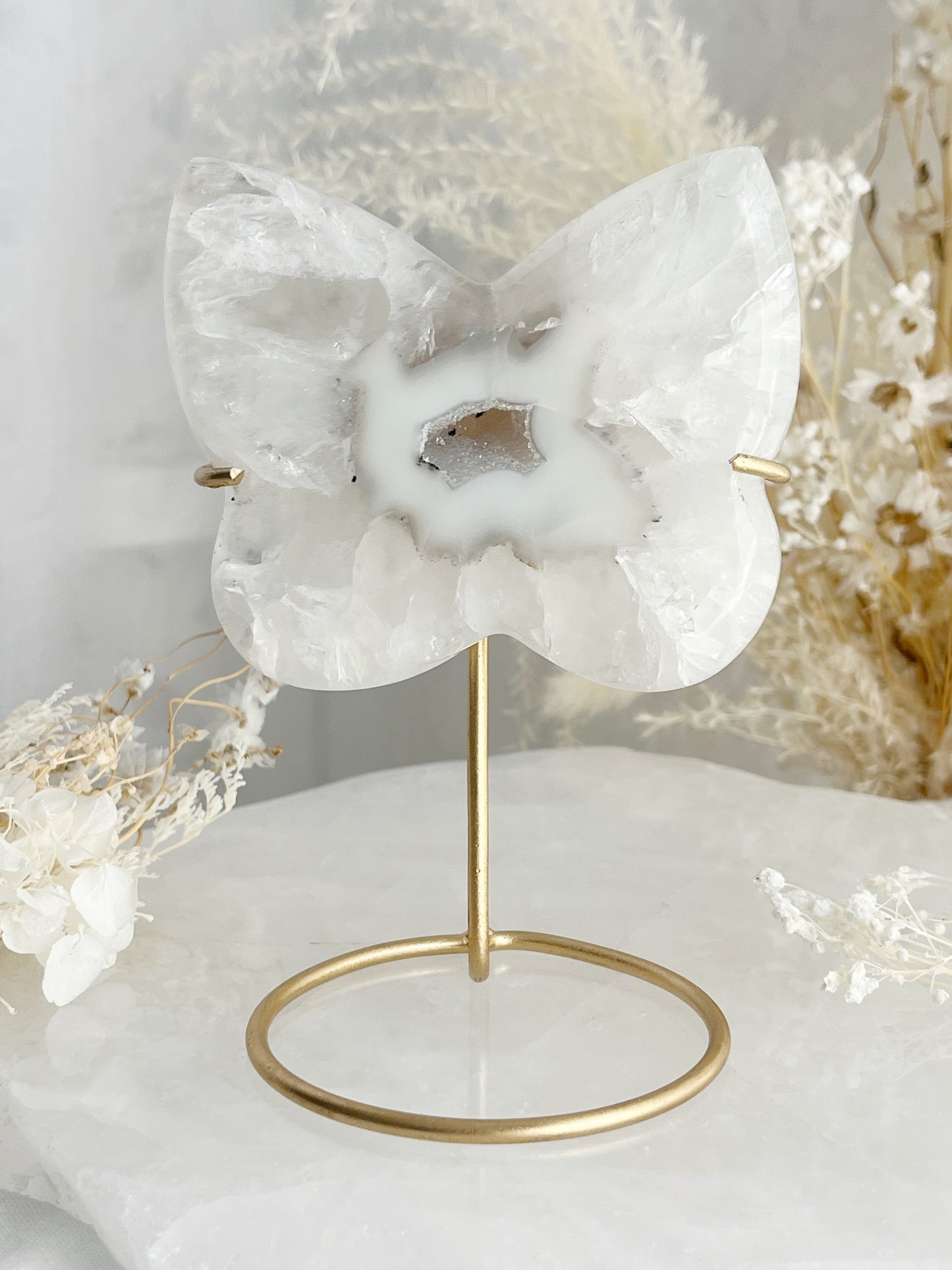 GREY AND WHITE DRUZE AGATE BUTTERFLY CARVING ON STAND AUSTRALIA