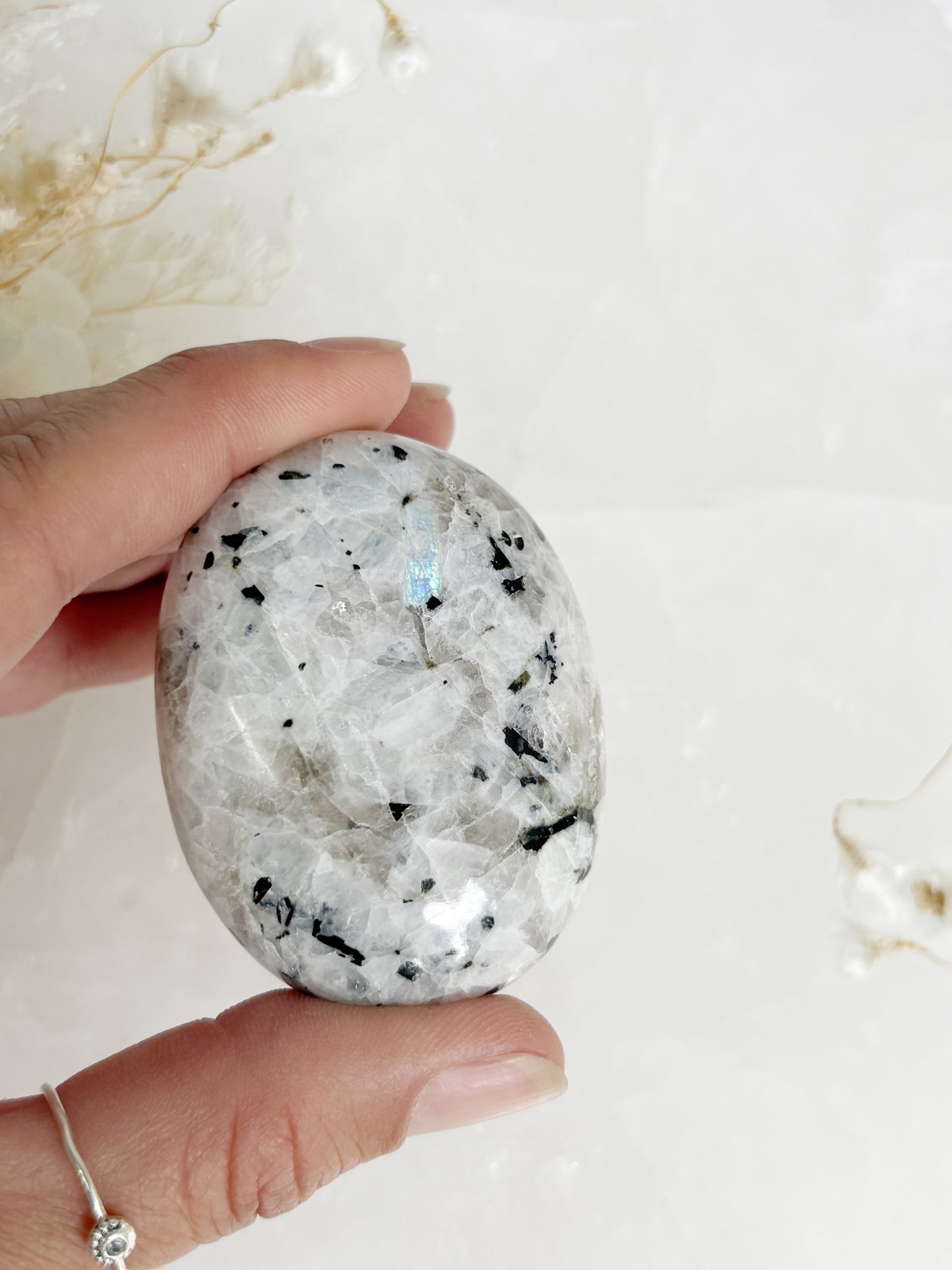 RAINBOW MOONSTONE PALM STONE || RMP03