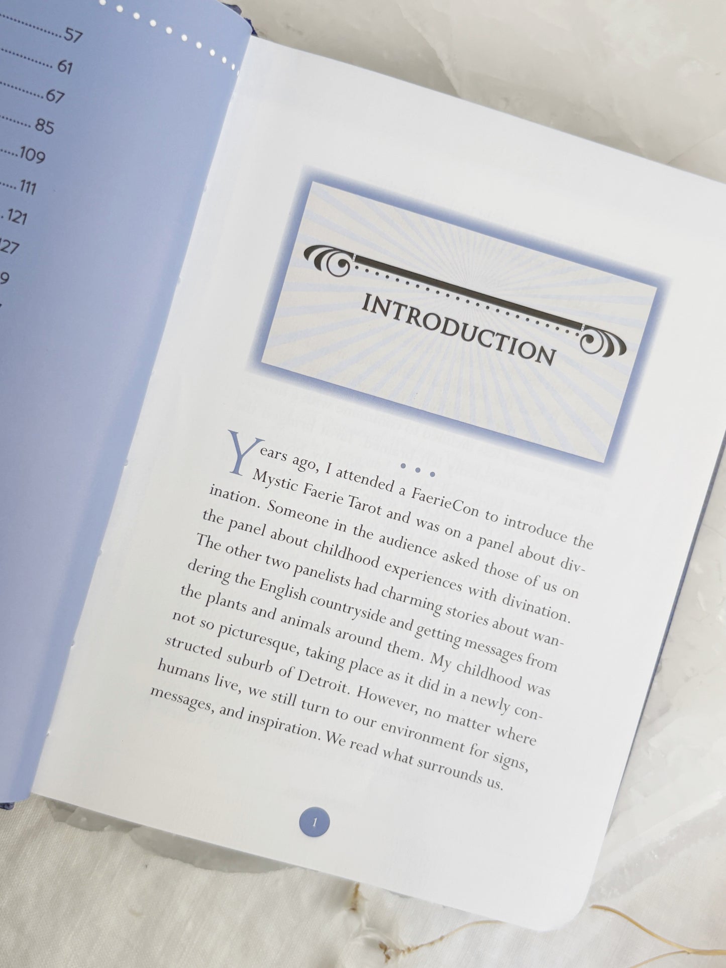 LLEWELLYN'S LITTLE BOOK OF TAROT || BARBARA MOORE