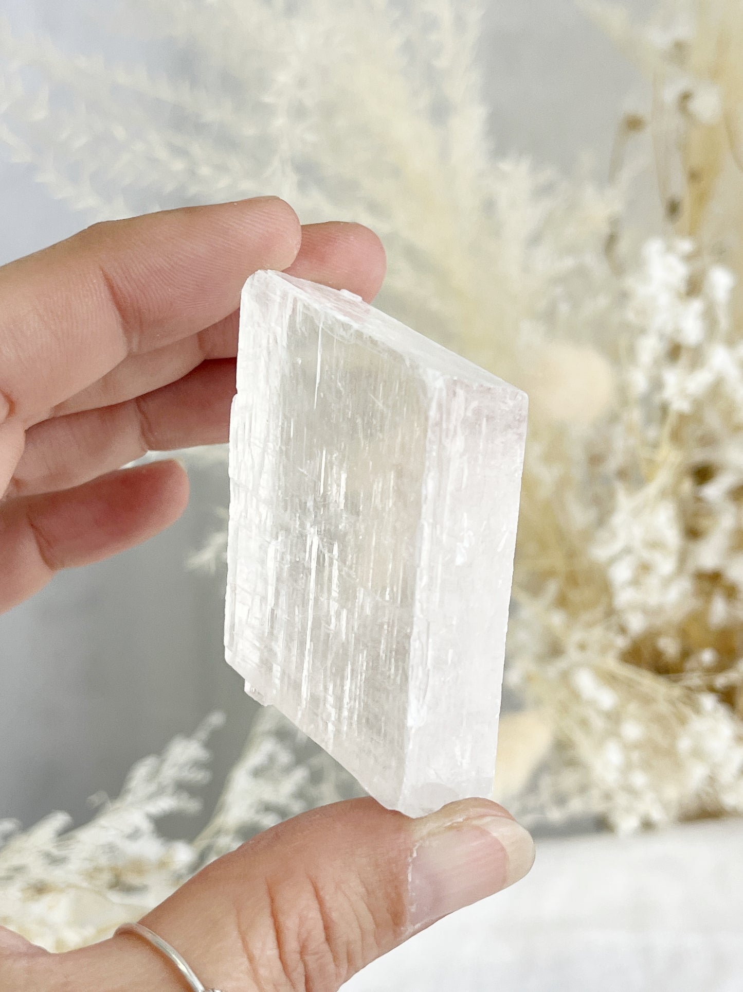 WHITE CALCITE PARALLELEPIPED || 32030