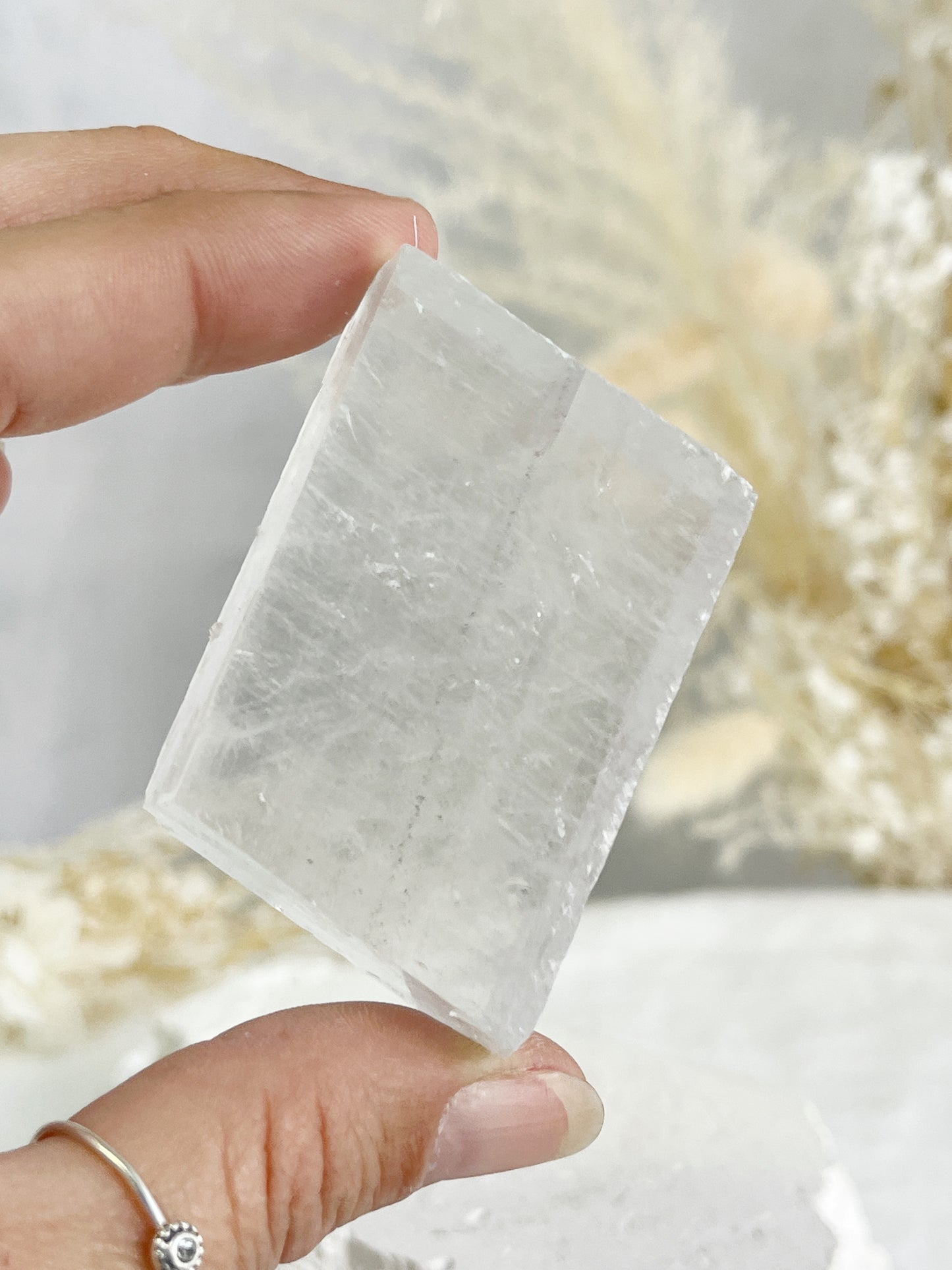 WHITE CALCITE PARALLELEPIPED || 32034