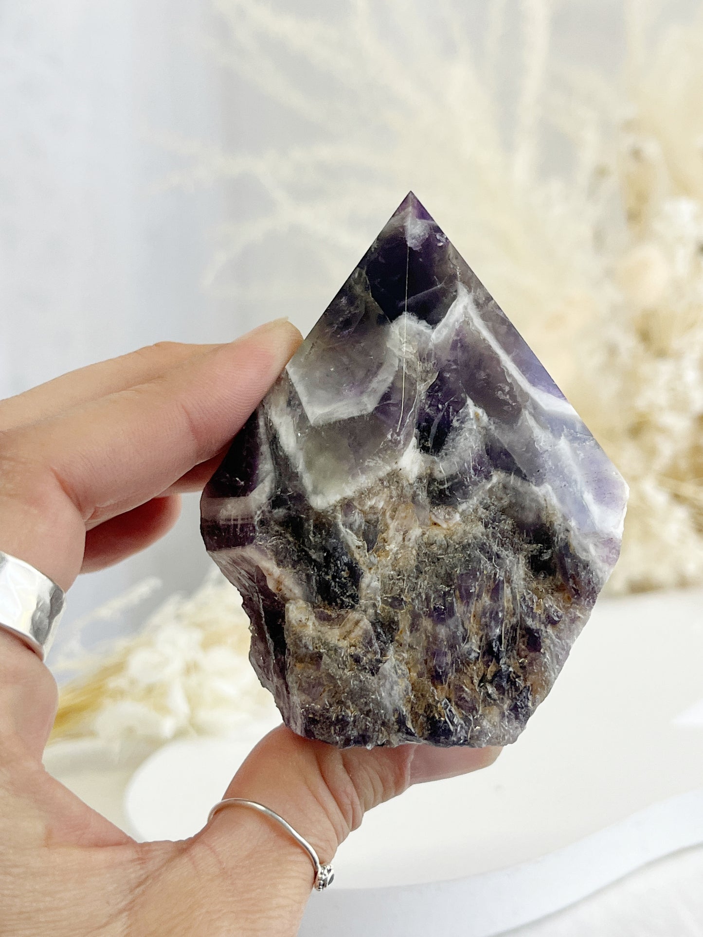 DREAM AMETHYST SEMI POLISHED POINT || 32101