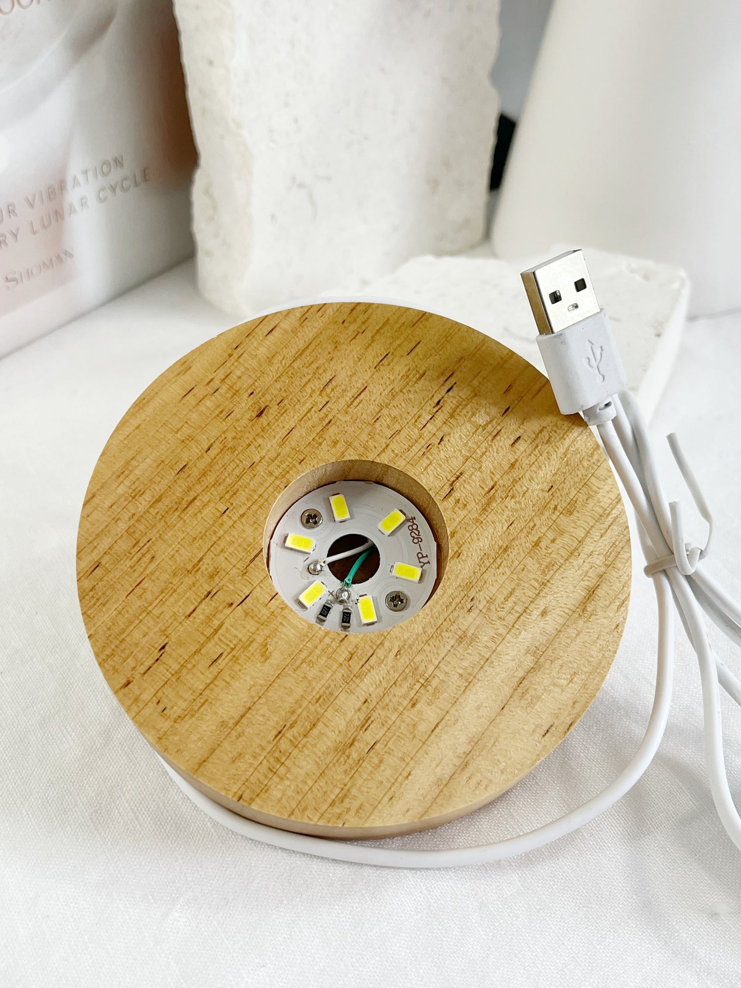 LAMP BASE | USB POWERED WHITE LIGHT