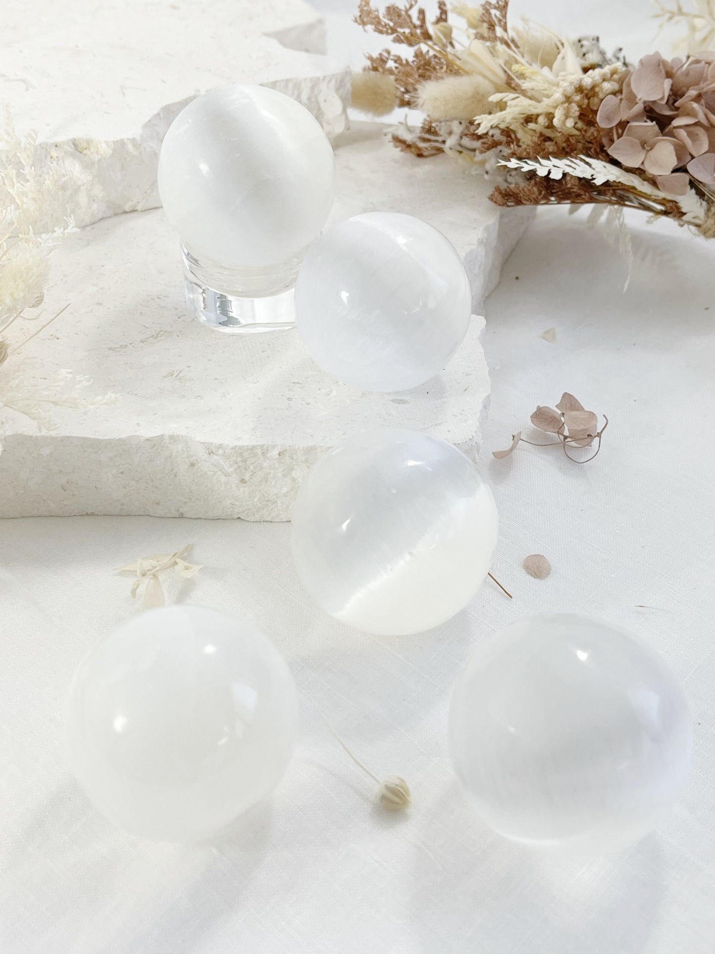 SELENITE SPHERE | XS INTUITIVELY CHOSEN