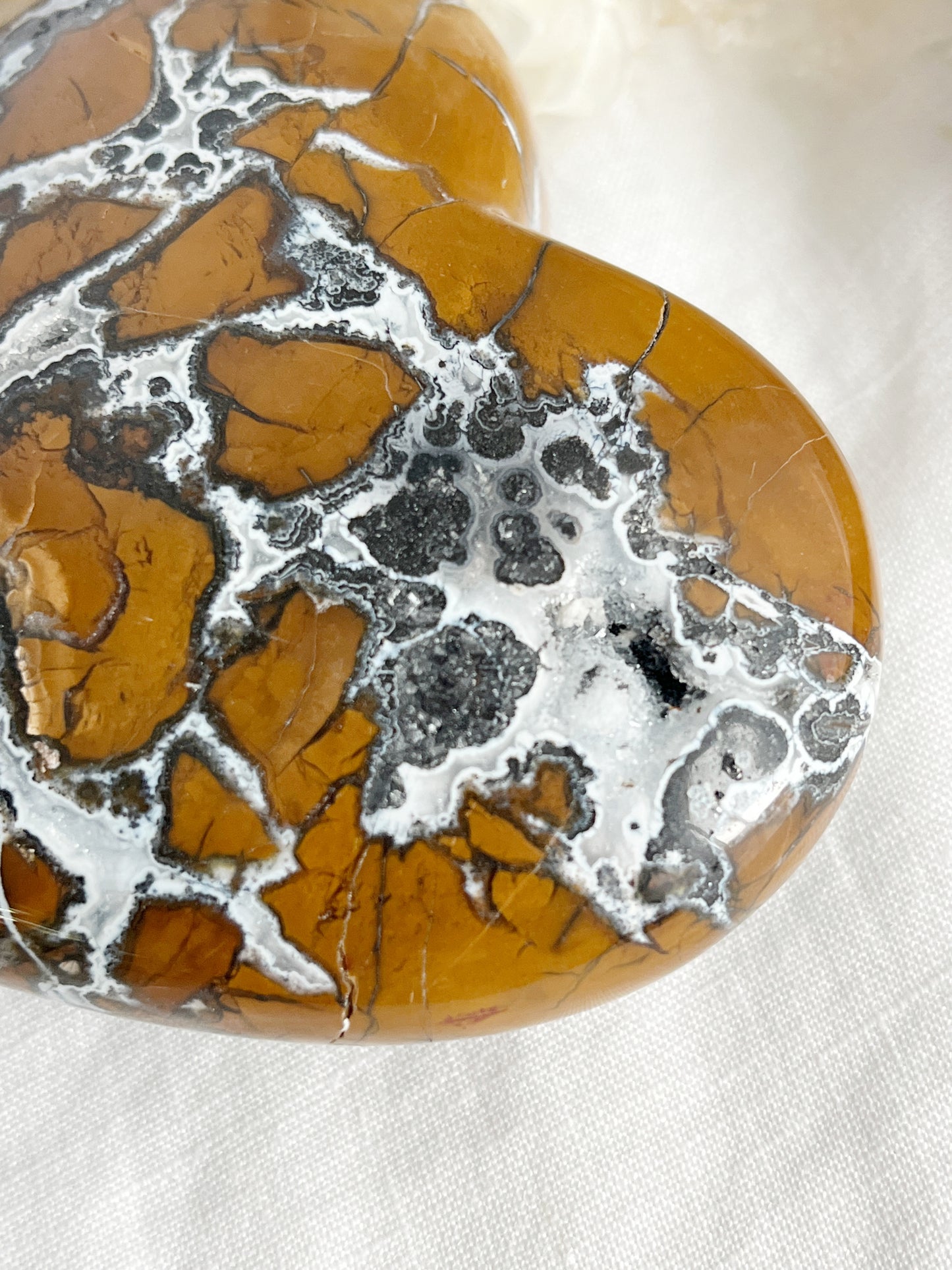 BROWN BRECCIATED JASPER HEART || 31539