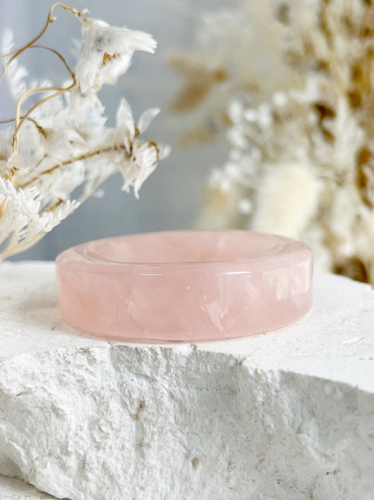 ROSE QUARTZ CRYSTAL BOWL MINI TRINKET DISH TRAY SPHERE HOLDER STAND AUSTRALIA SELF LOVE LOVE COMPASSION STONED AND SAGED 
