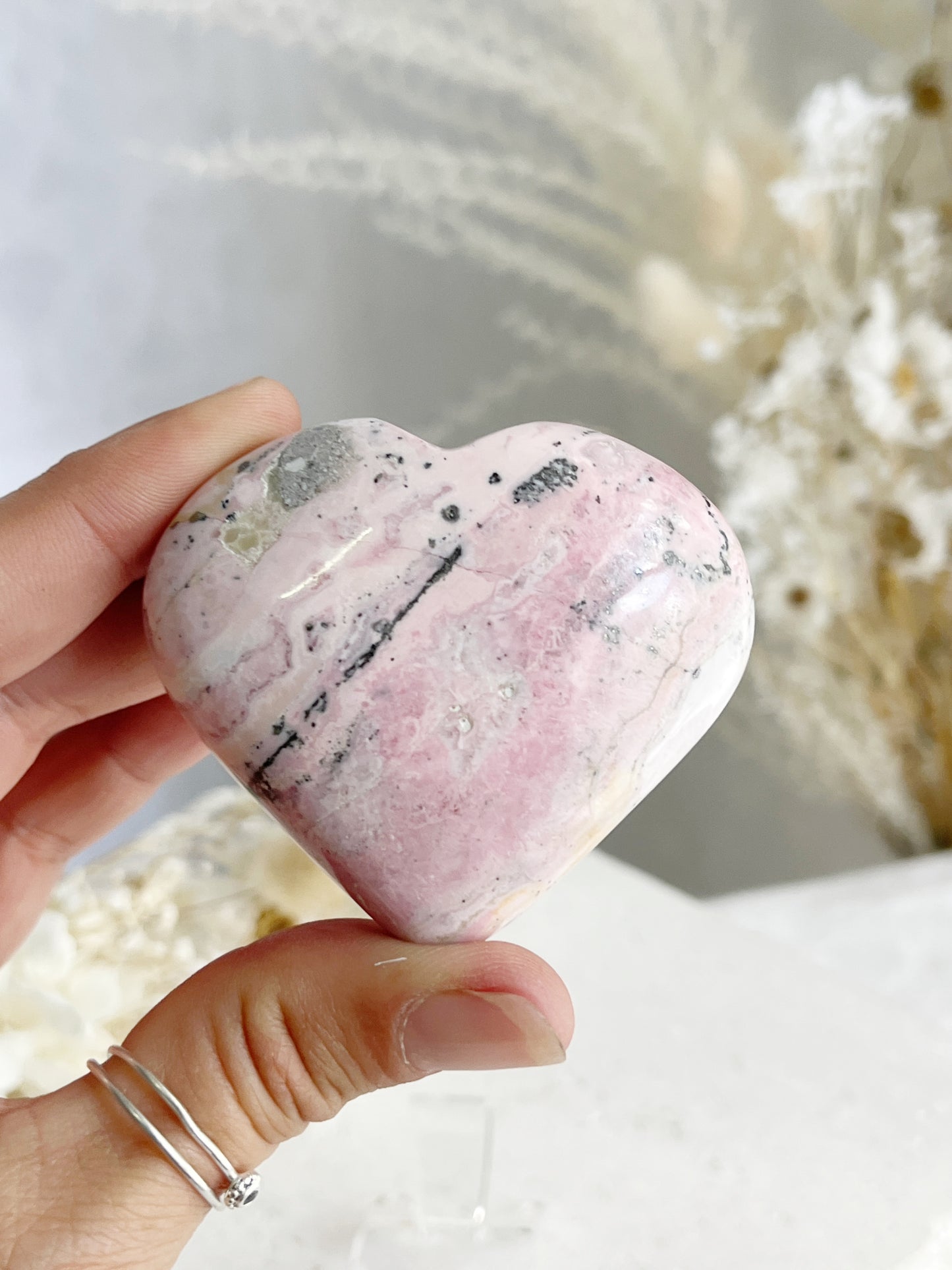 PERUVIAN RHODONITE HEART || 31304