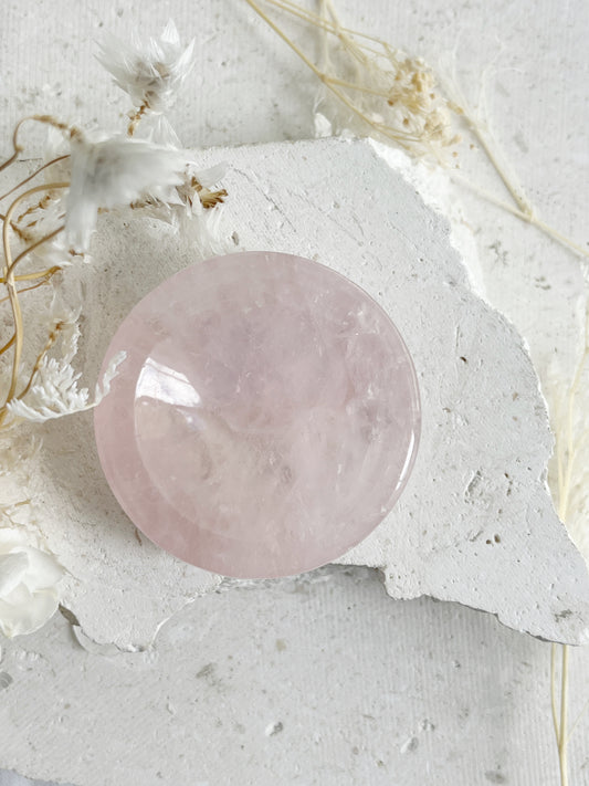 ROSE QUARTZ CRYSTAL BOWL MINI TRINKET DISH TRAY SPHERE HOLDER STAND AUSTRALIA SELF LOVE LOVE COMPASSION STONED AND SAGED 