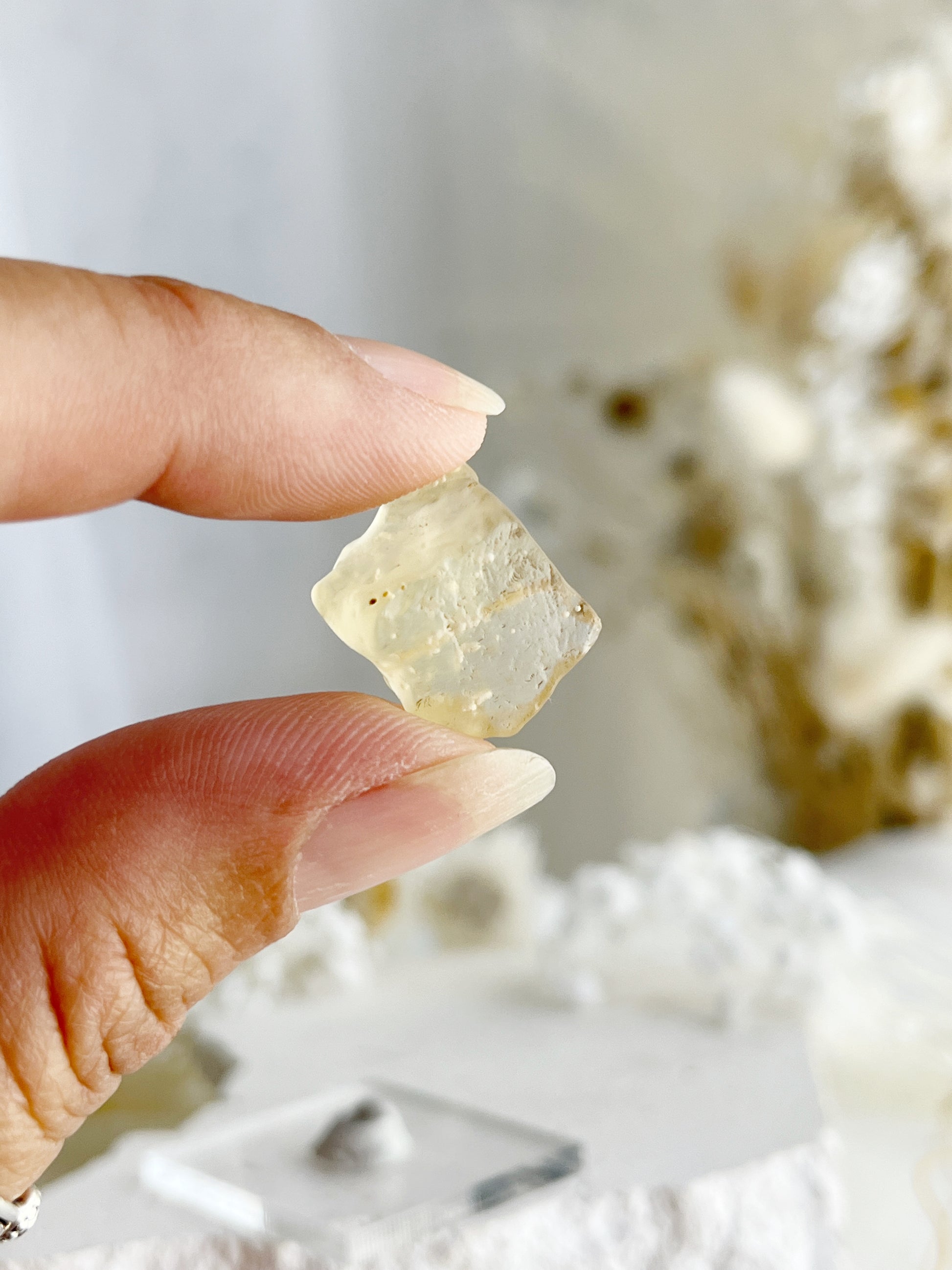 LIBYAN DESERT GLASS SPECIMEN. STONED AND SAGED AUSTRALIA.