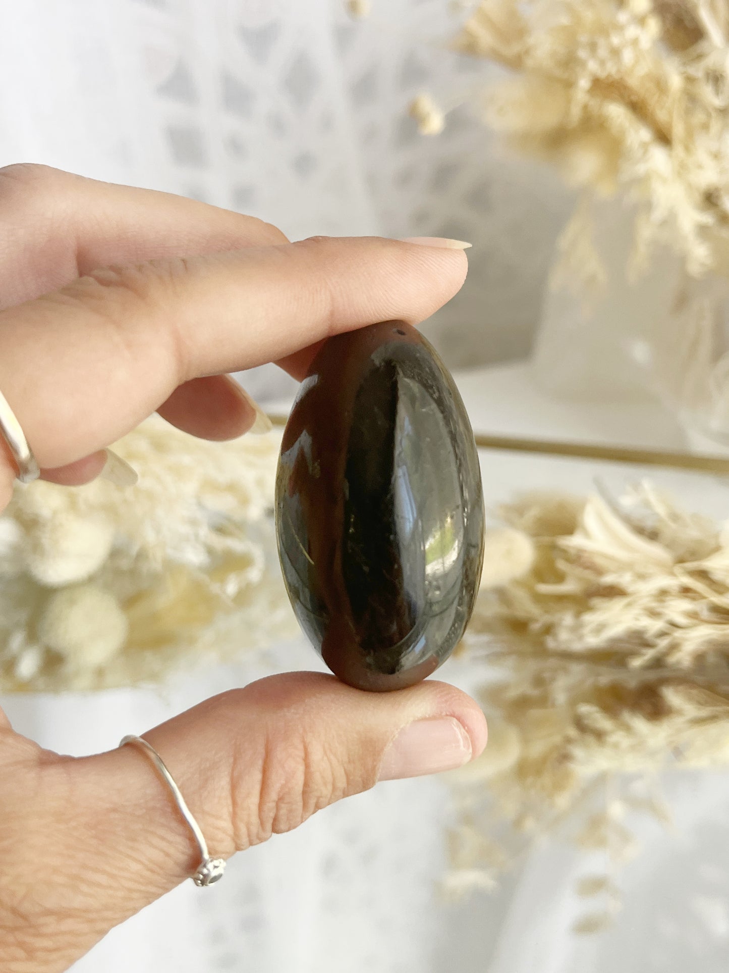 BLACK TOURMALINE PALMSTONE || 22034