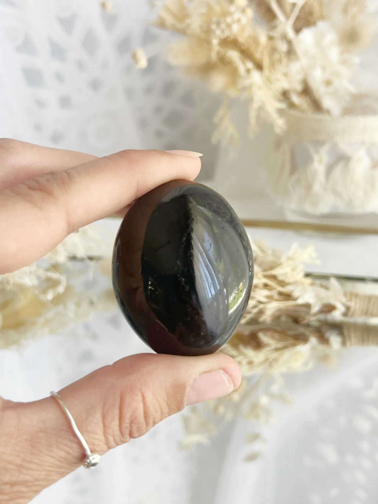 BLACK TOURMALINE PALMSTONE || 22037