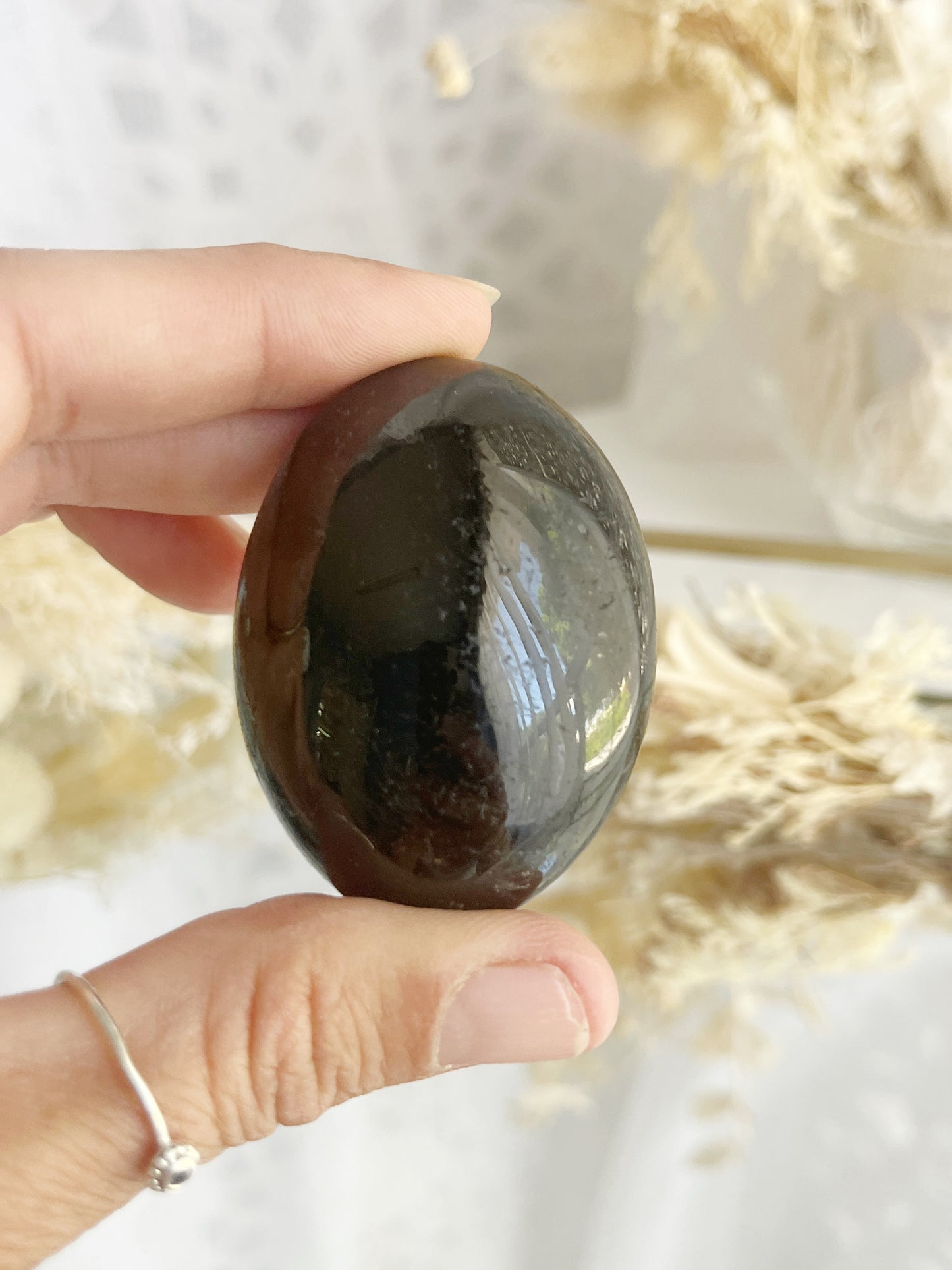 BLACK TOURMALINE PALMSTONE || 22032