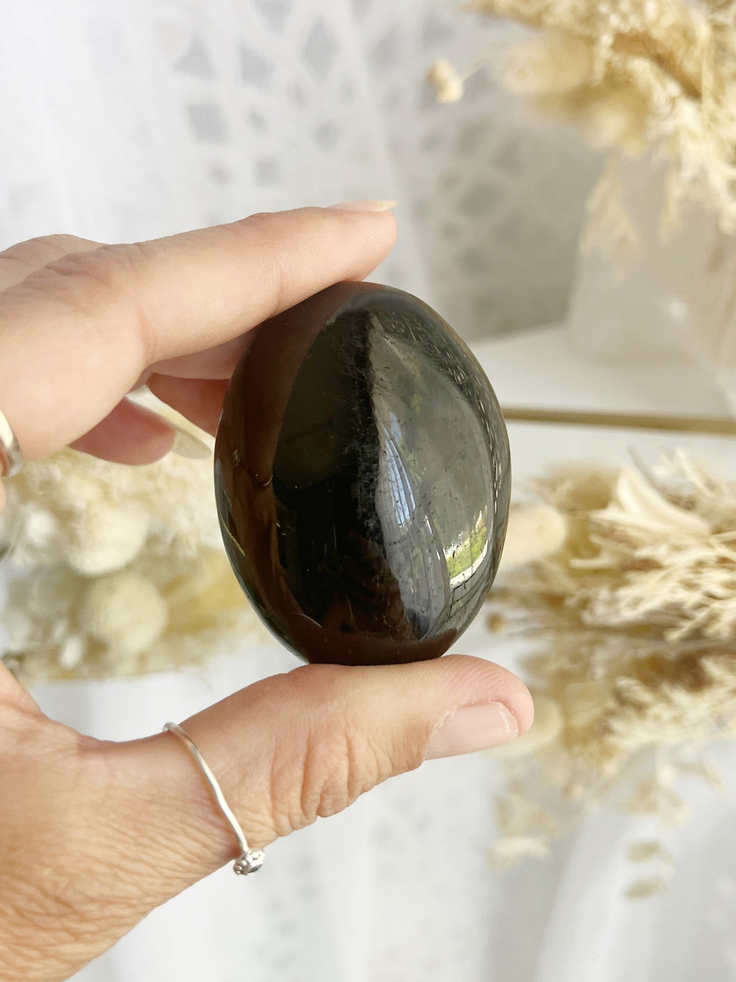 BLACK TOURMALINE PALMSTONE || 22031