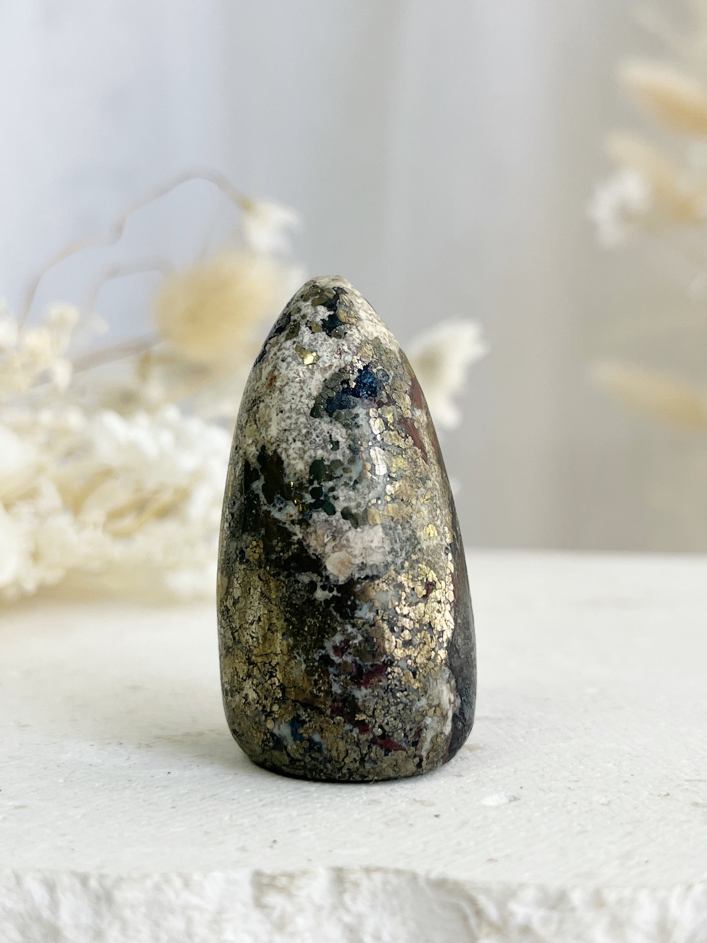 COVELLITE DOME || WITH PYRITE INCLUSIONS 31454