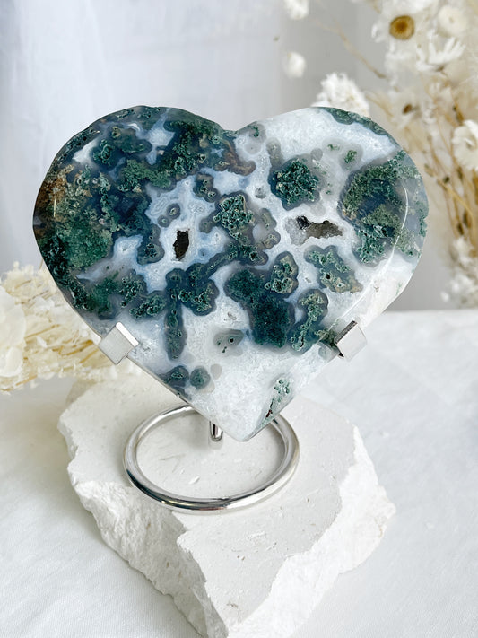 MOSS AGATE HEART APPROX 9.5 X 11.5 X 2 CM. STONED AND SAGED AUSTRALIA.