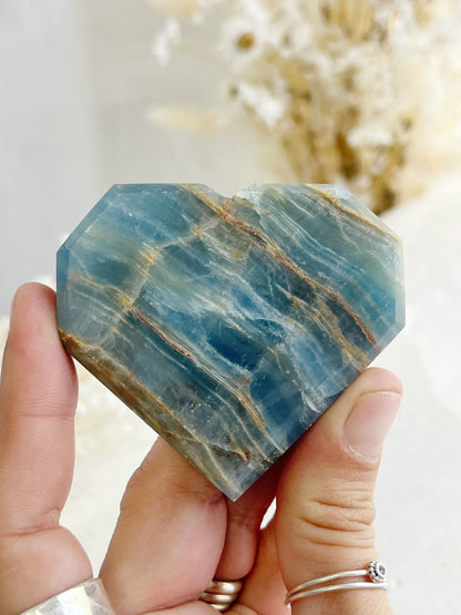 LEMURIAN AQUATINE CALCITE HEART || 30671