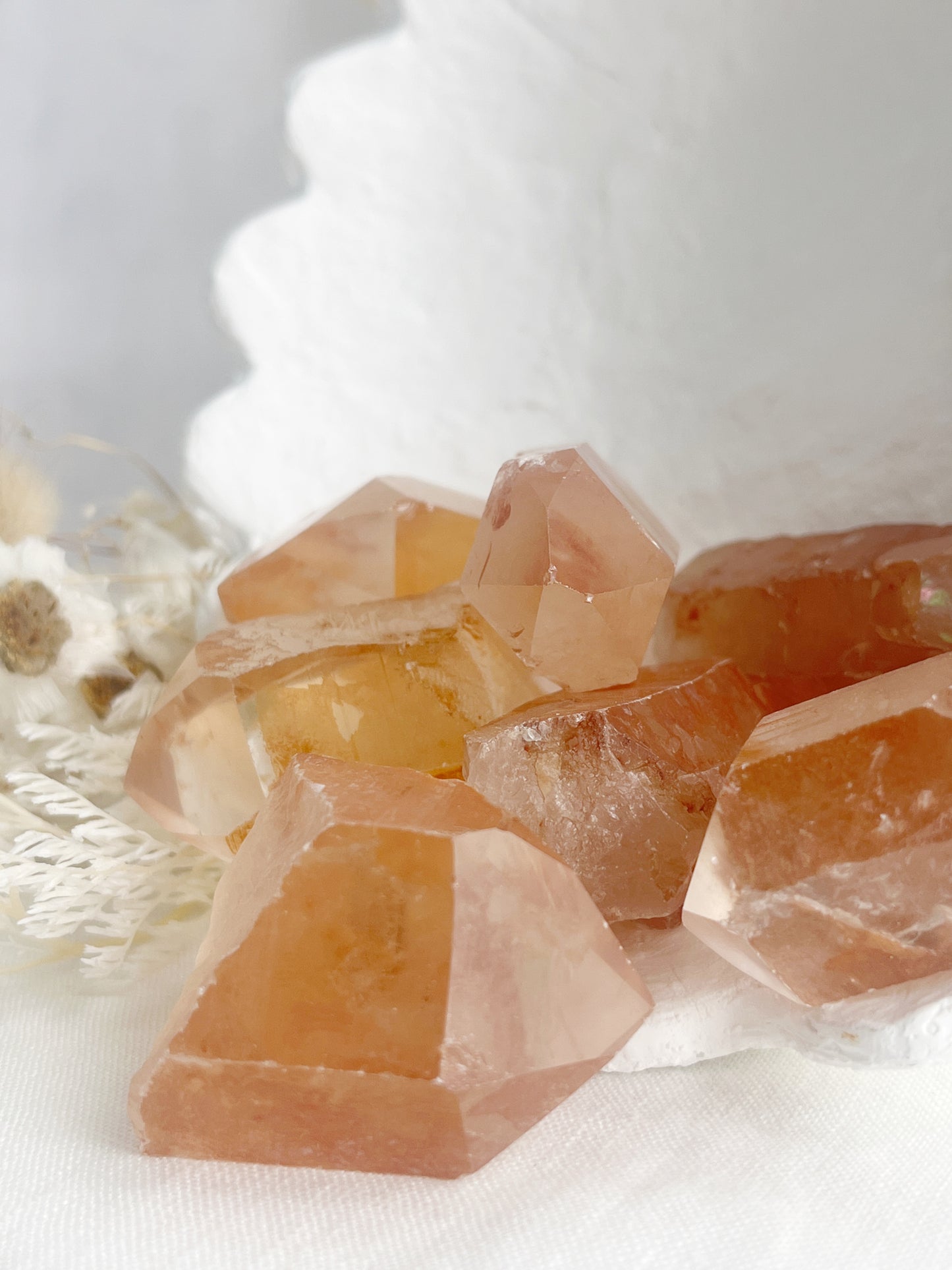 TANGERINE QUARTZ POINT || INTUITIVELY CHOSEN