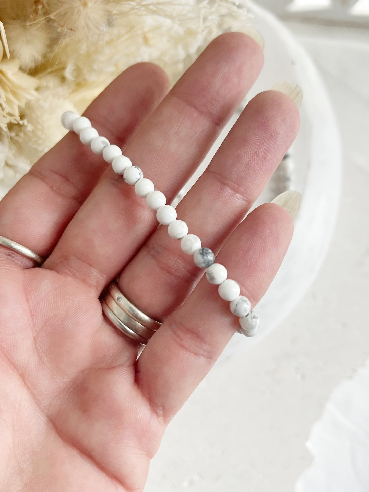 HOWLITE BEAD BRACELET || 4MM