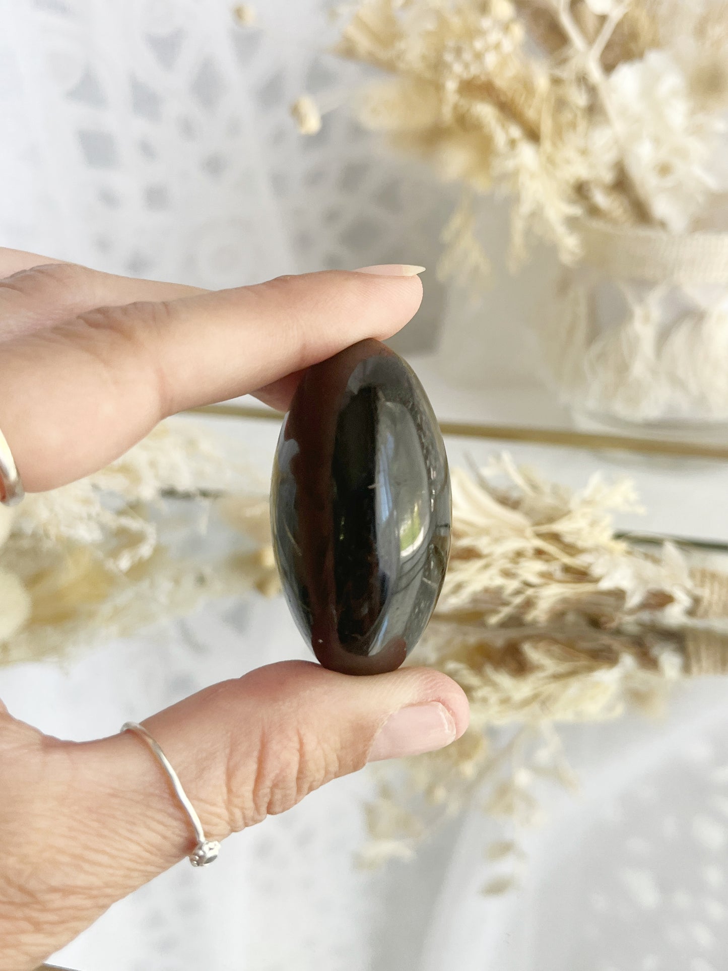 BLACK TOURMALINE PALMSTONE || 22037