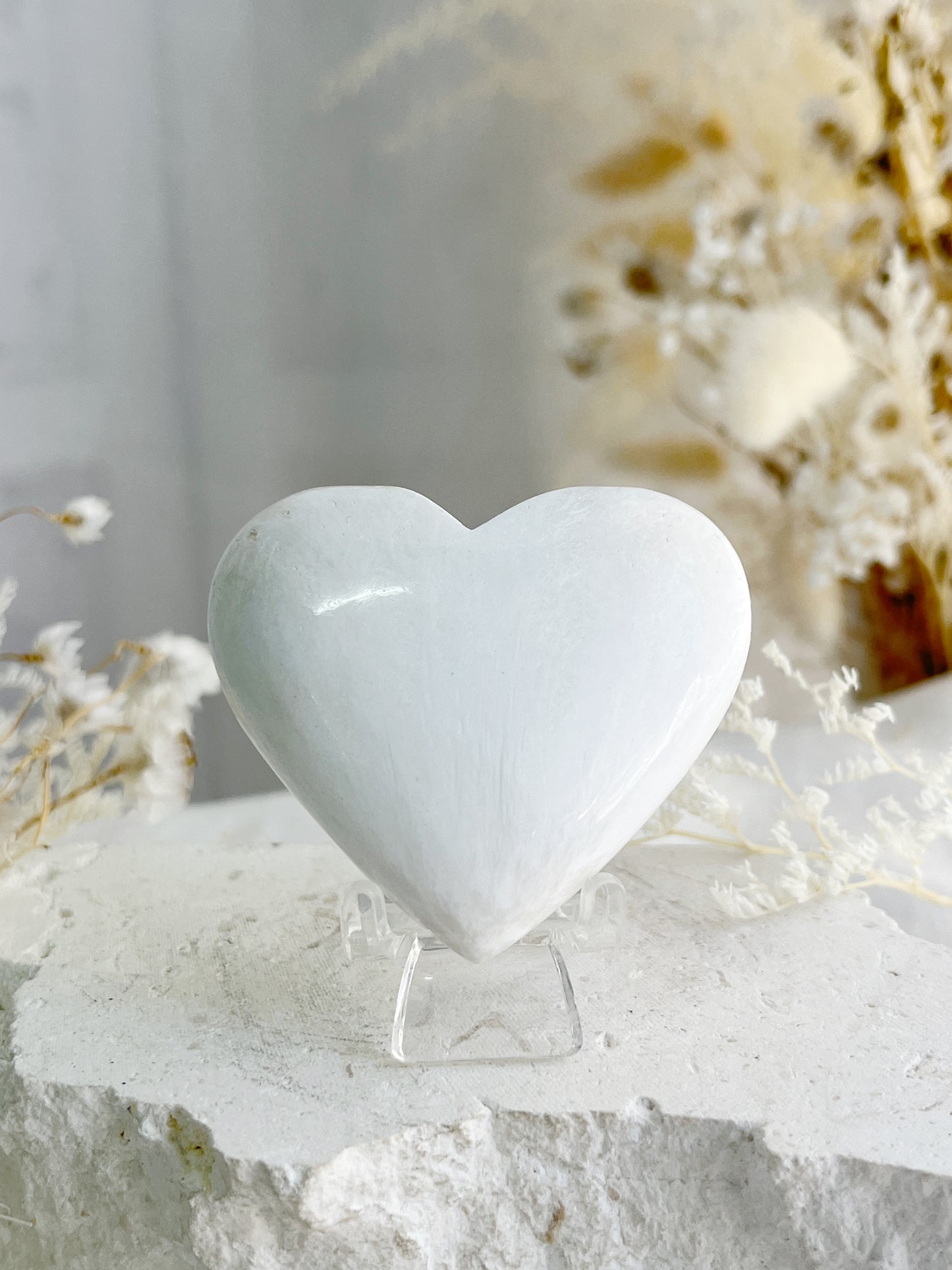 SCOLECITE HEART CARVING AUSTRALIA 