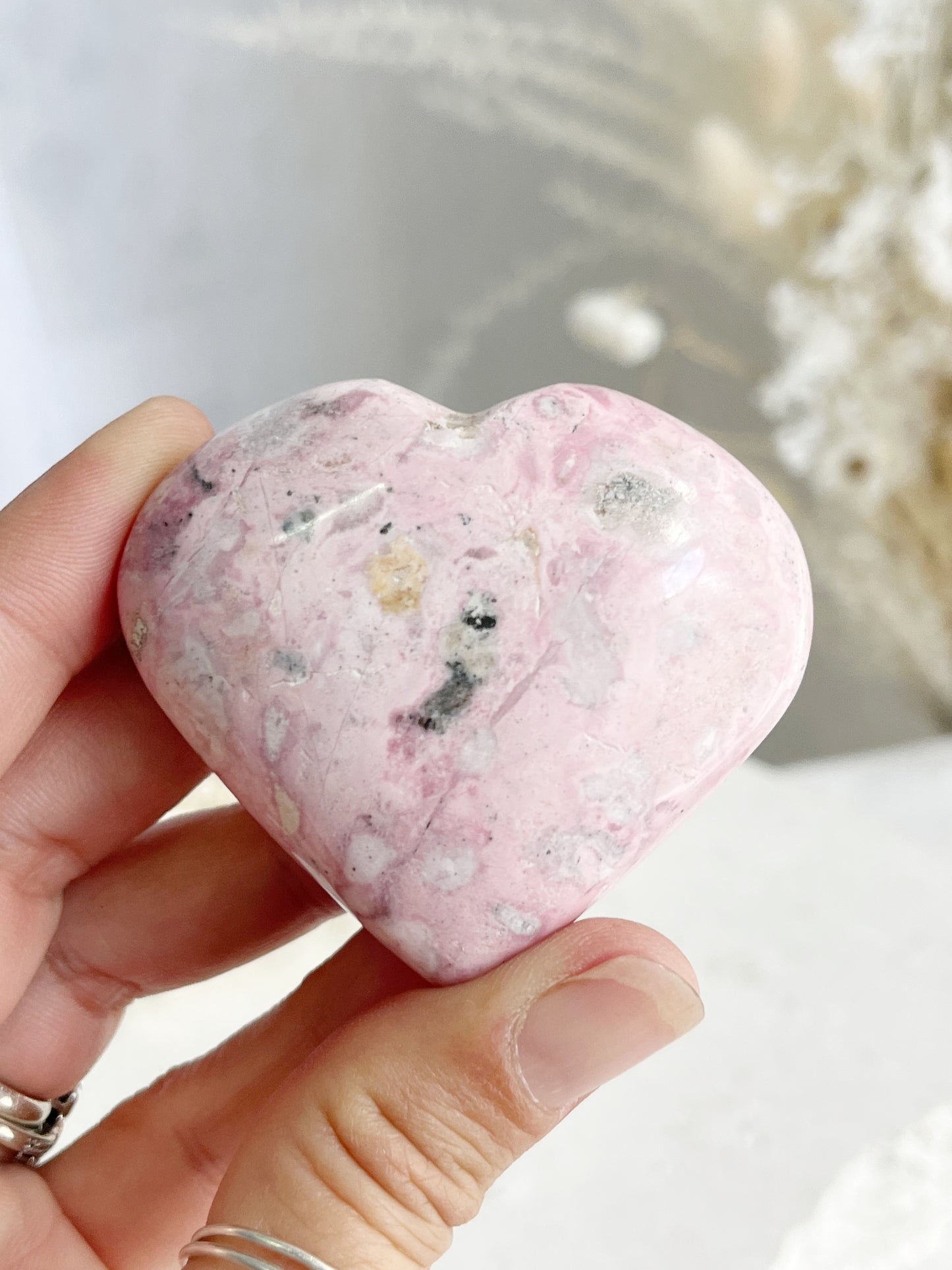 PERUVIAN RHODONITE HEART || 31306